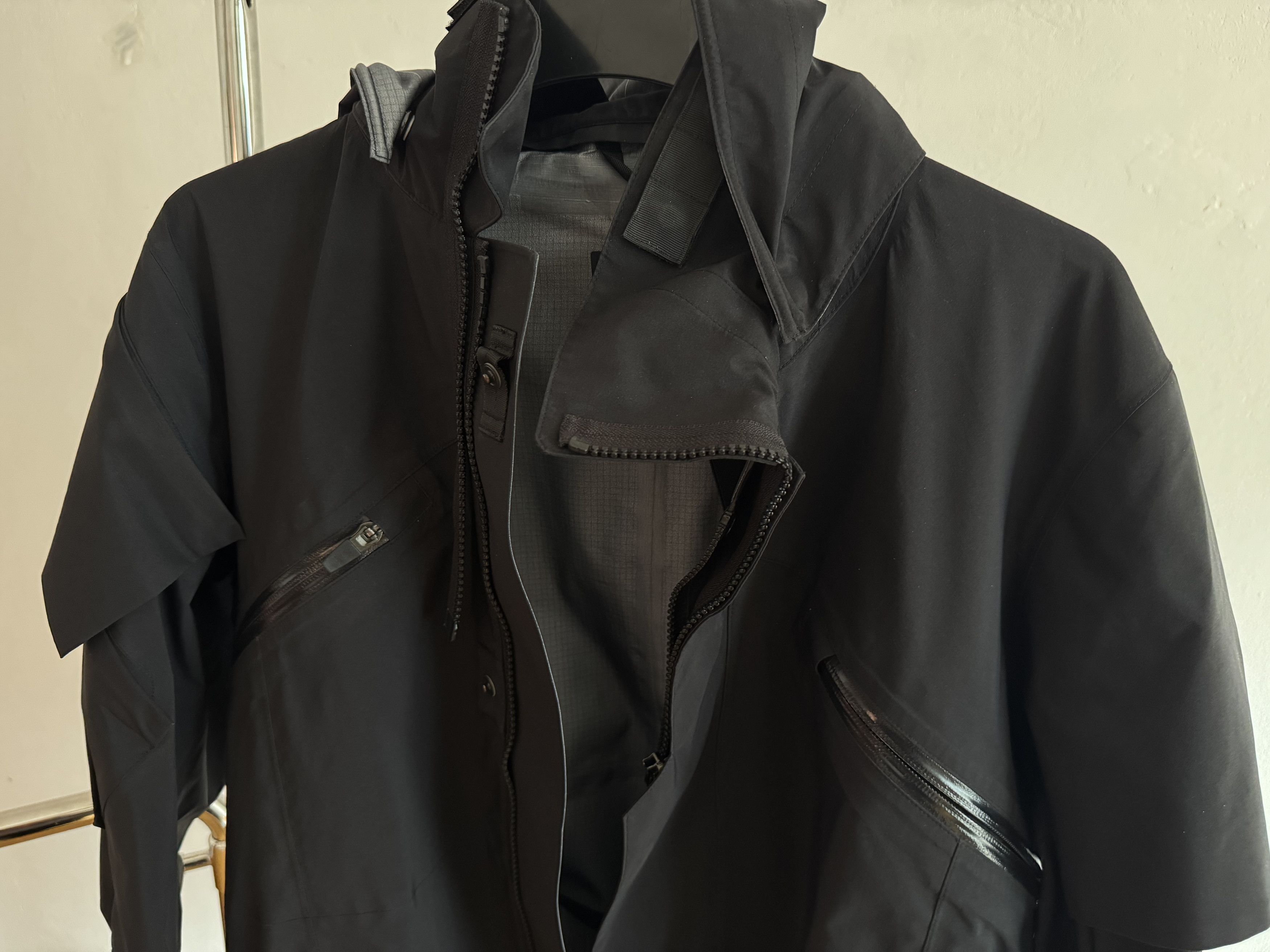 Acronym Acronym J1B-GT Size US S / EU 44-46 / 1 - 3 Thumbnail