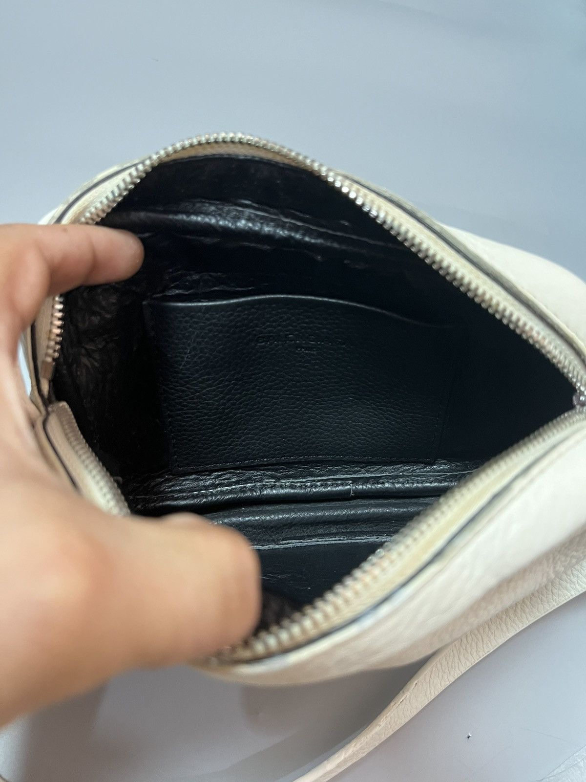 Balenciaga Balenciaga - Demna Gvasalia 2018 everyday xs camera bag Size ONE SIZE - 12 Thumbnail