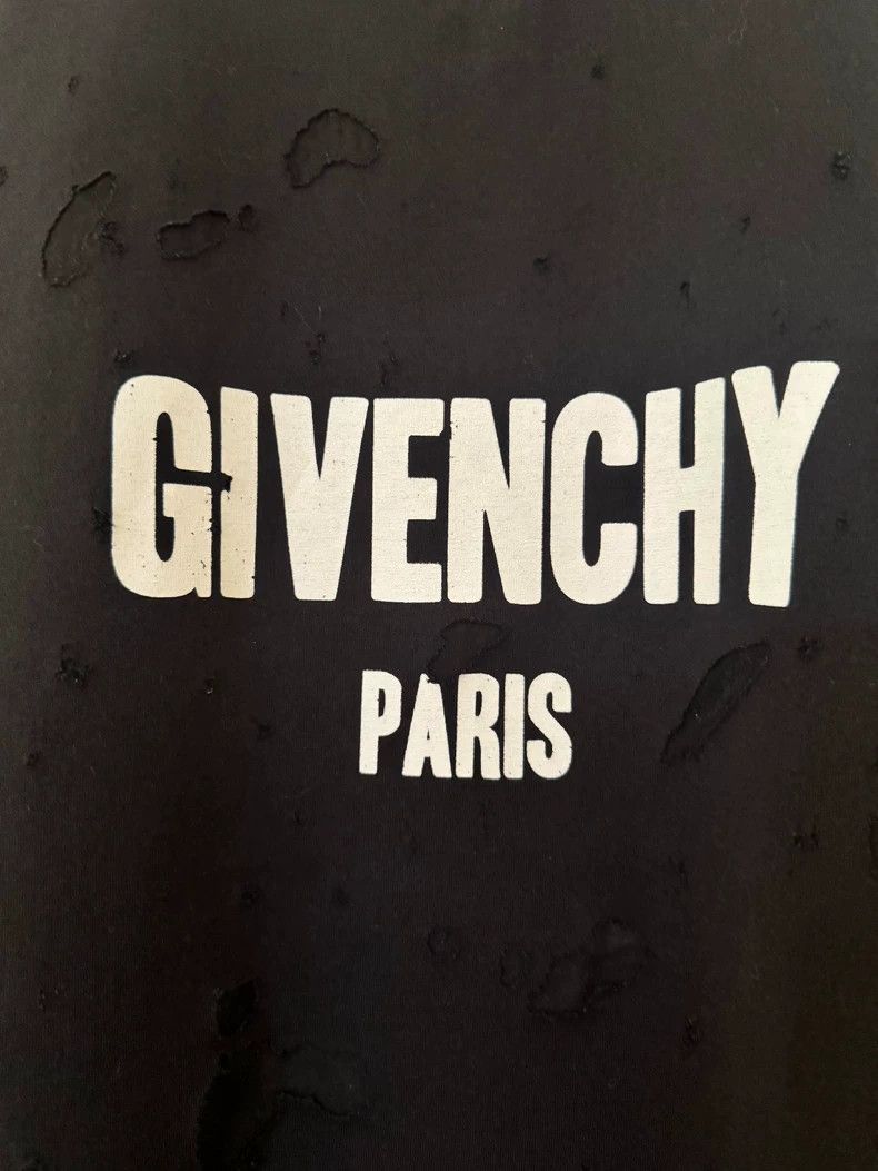 Givenchy Givenchy Large Hole Short Sleeve Size US XS / EU 42 / 0 - 2 Thumbnail