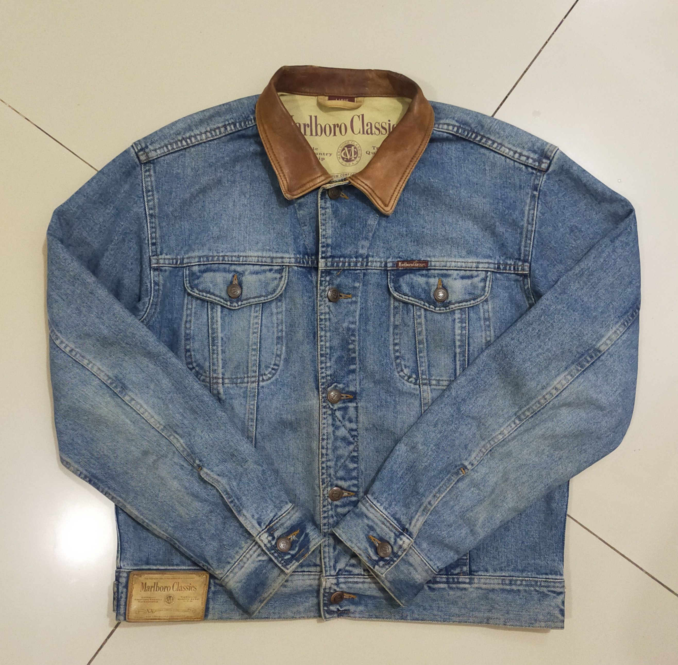 VINTAGE MARLBORO CLASSIC TRUCKER JACKET