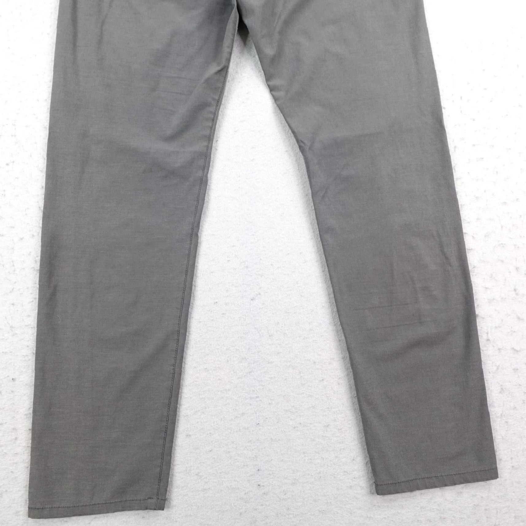 Vuori Vuori Mens 32 Gray Aim Pants Chino Zip Pockets Regular Straight Lightweight Performance Golf Size US 32 / EU 48 - 6 Thumbnail