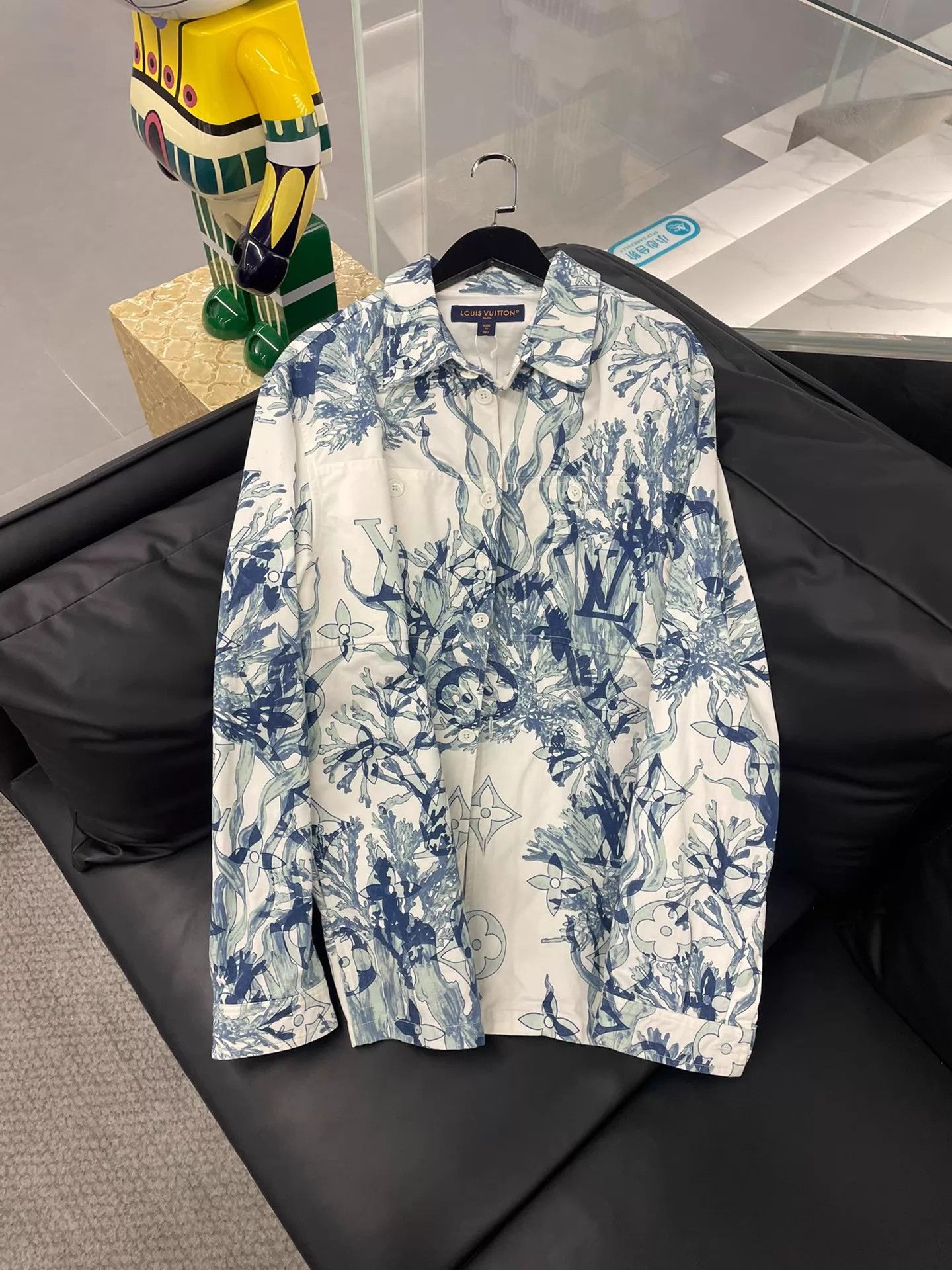 Louis Vuitton LV Seagrass Longsleeve Jacket M Mint Size US M / EU 48-50 / 2 - 1 Thumbnail