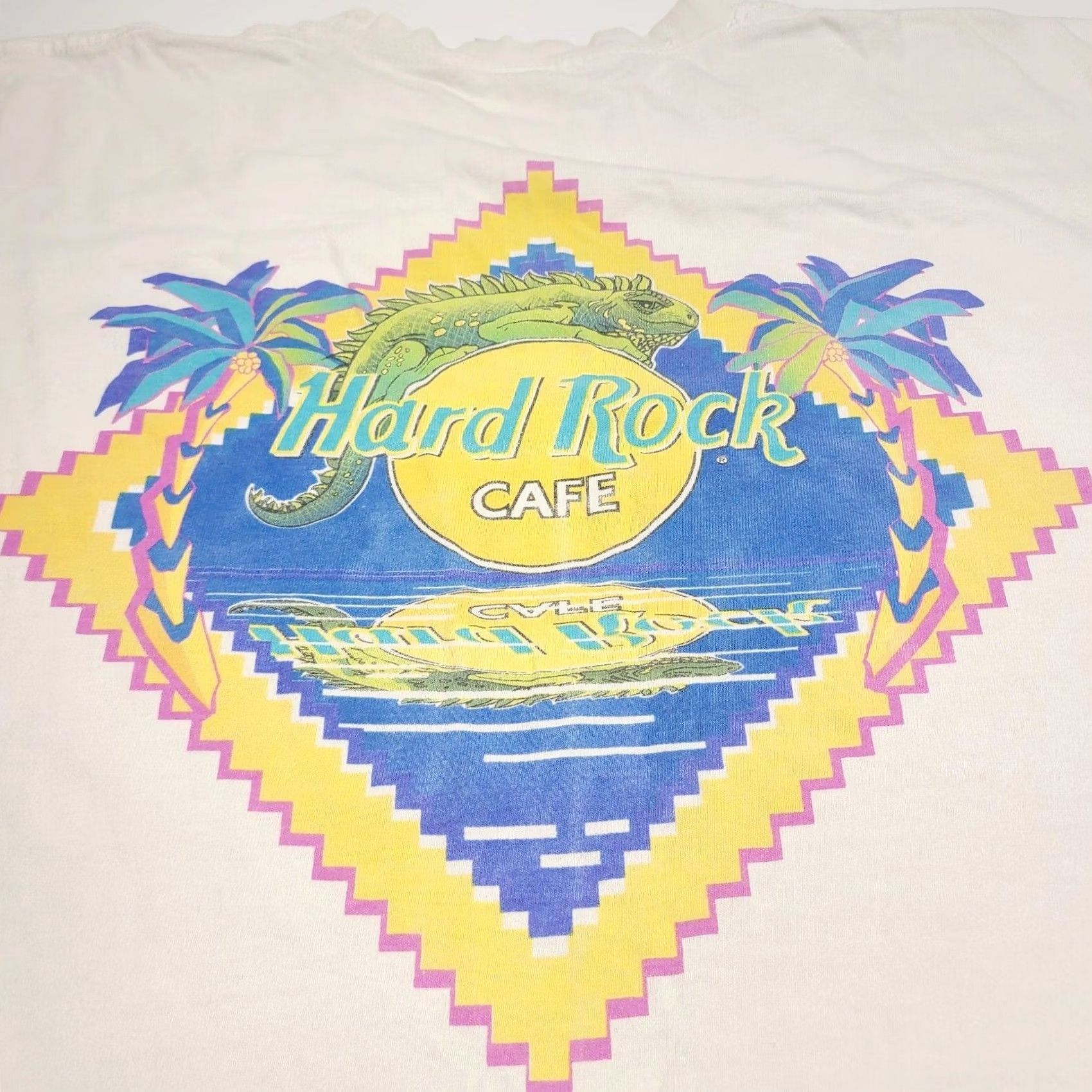 Hard Rock Cafe VINTAGE 90s Hard Rock Cafe St. Thomas T-Shirt Heavy White XL Iguana Sunset Mens Short Sleeve Distressed Size US XL / EU 56 / 4 - 2 Thumbnail