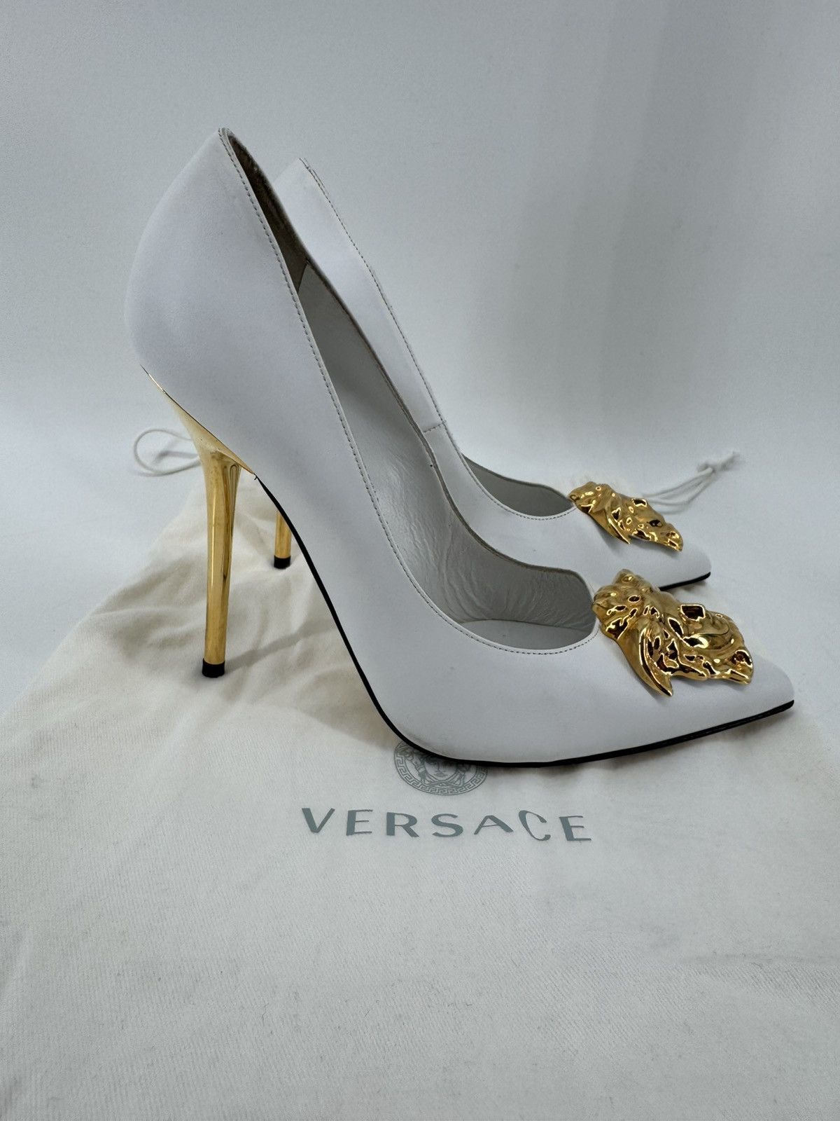 Versace Versace White Leather Icon Medusa Pointed Toe Pumps Size 38 Size US 8 / IT 38 - 3 Thumbnail