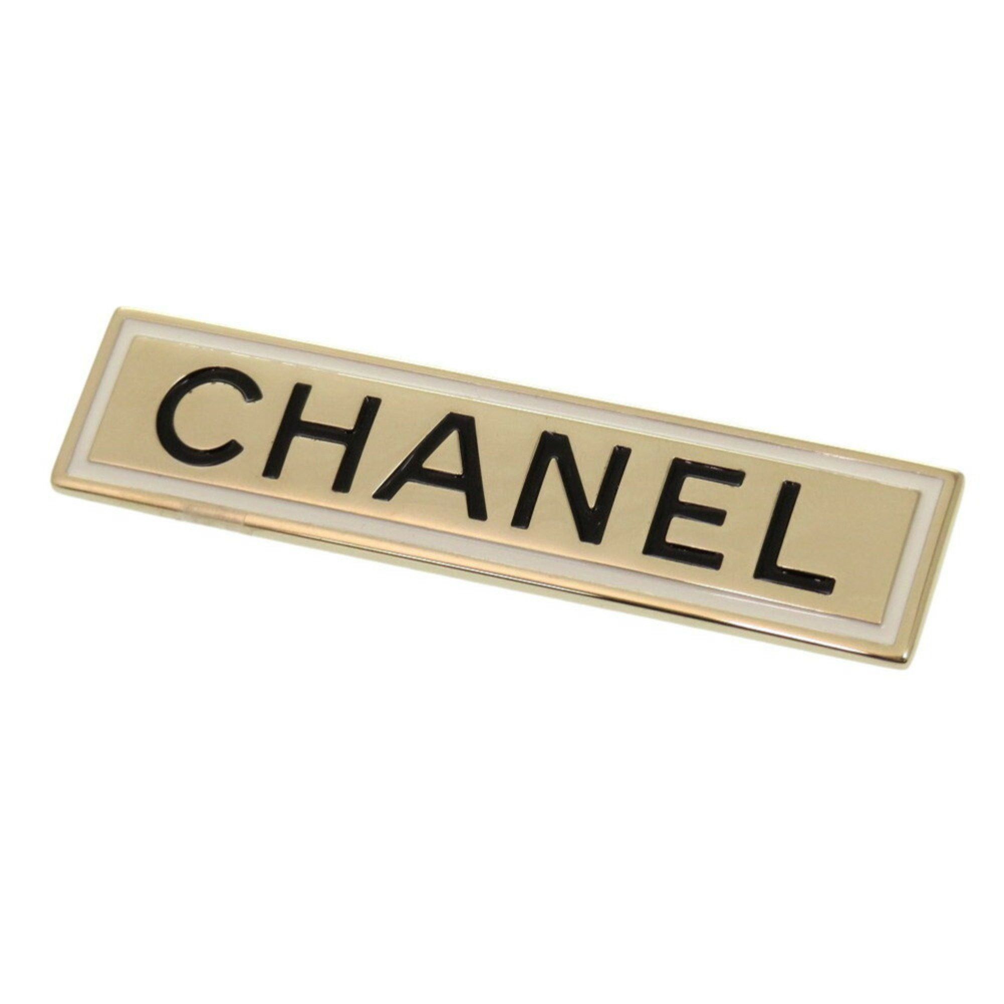 Chanel Plate Gold Brooch 1550 CHANEL