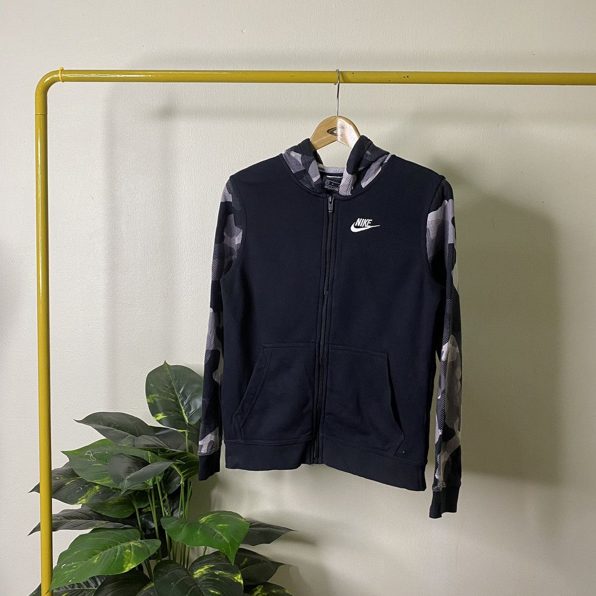 Nike × Vintage Vintage Y2K Nike Zip Up Hoodie Nice Design Size US S / EU 44-46 / 1 - 1 Thumbnail