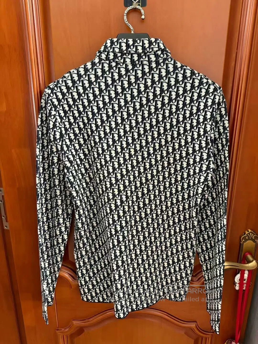Dior dior logo long sleeve knit shirt size s. Size US S / EU 44-46 / 1 - 2 Thumbnail