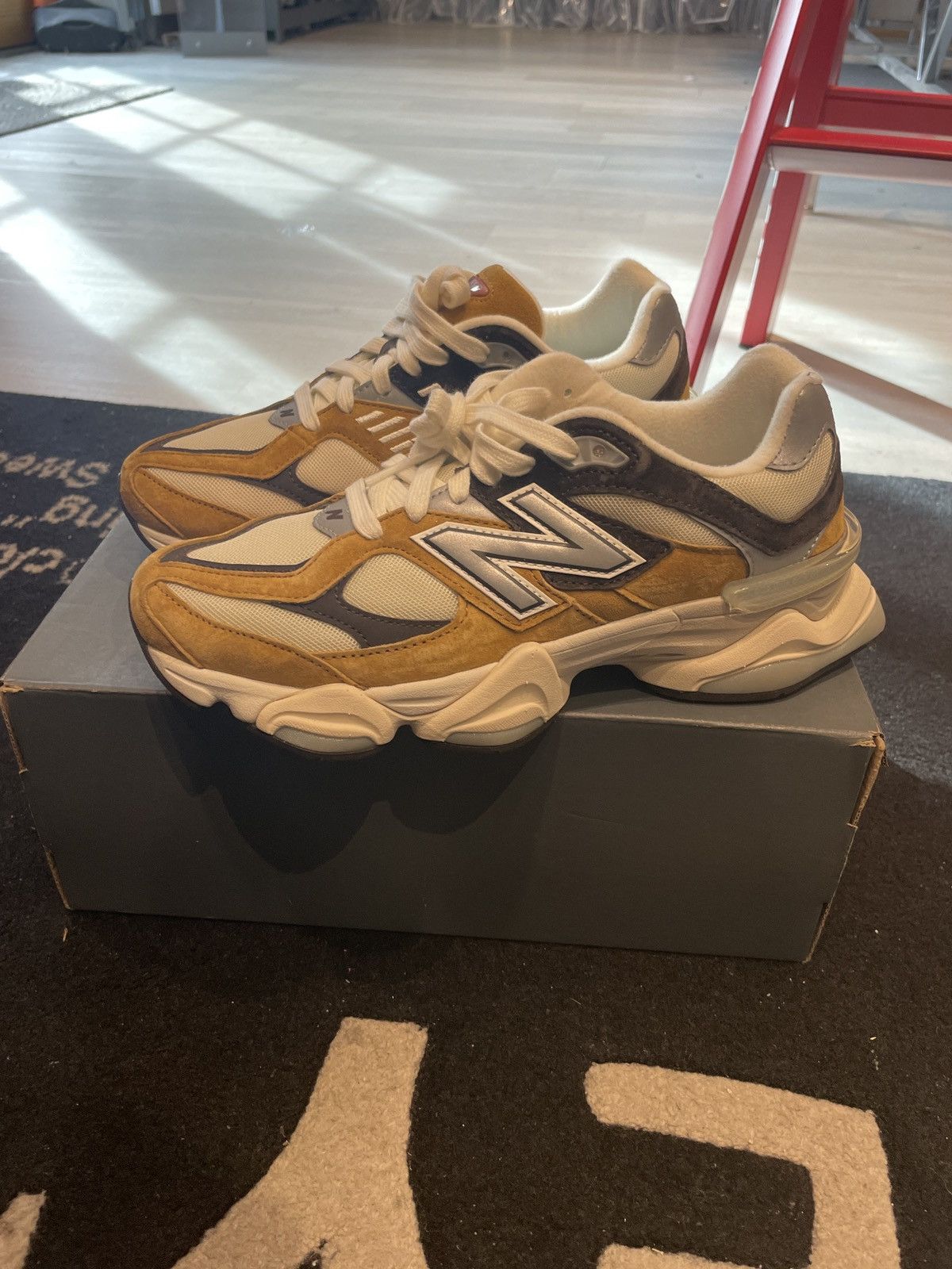 New Balance New Balance 9060 Workwear Size US 8.5 / EU 41-42 - 1 Thumbnail