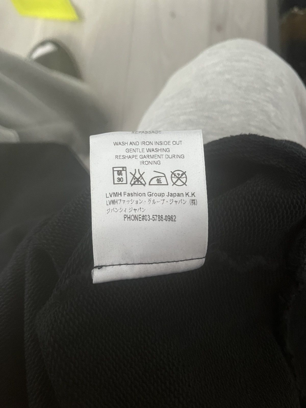 Givenchy Givenchy Save Your Souls Black Graphic Sweatshirt Mens M Size US M / EU 48-50 / 2 - 12 Thumbnail
