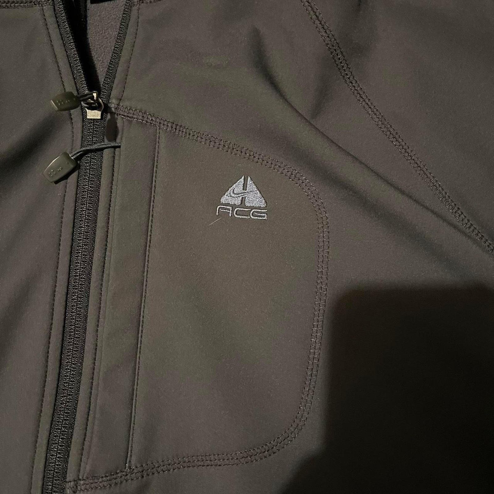 Nike ACG Nike ACG dark gray black soft shell jacket size medium y2k Size US M / EU 48-50 / 2 - 4 Thumbnail
