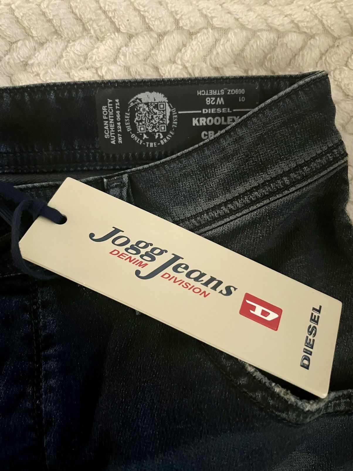 Diesel CRAZY Pair Of Joggjeans From Diesel In A Beautiful Deep Blue Size US 28 / EU 44 - 14 Thumbnail