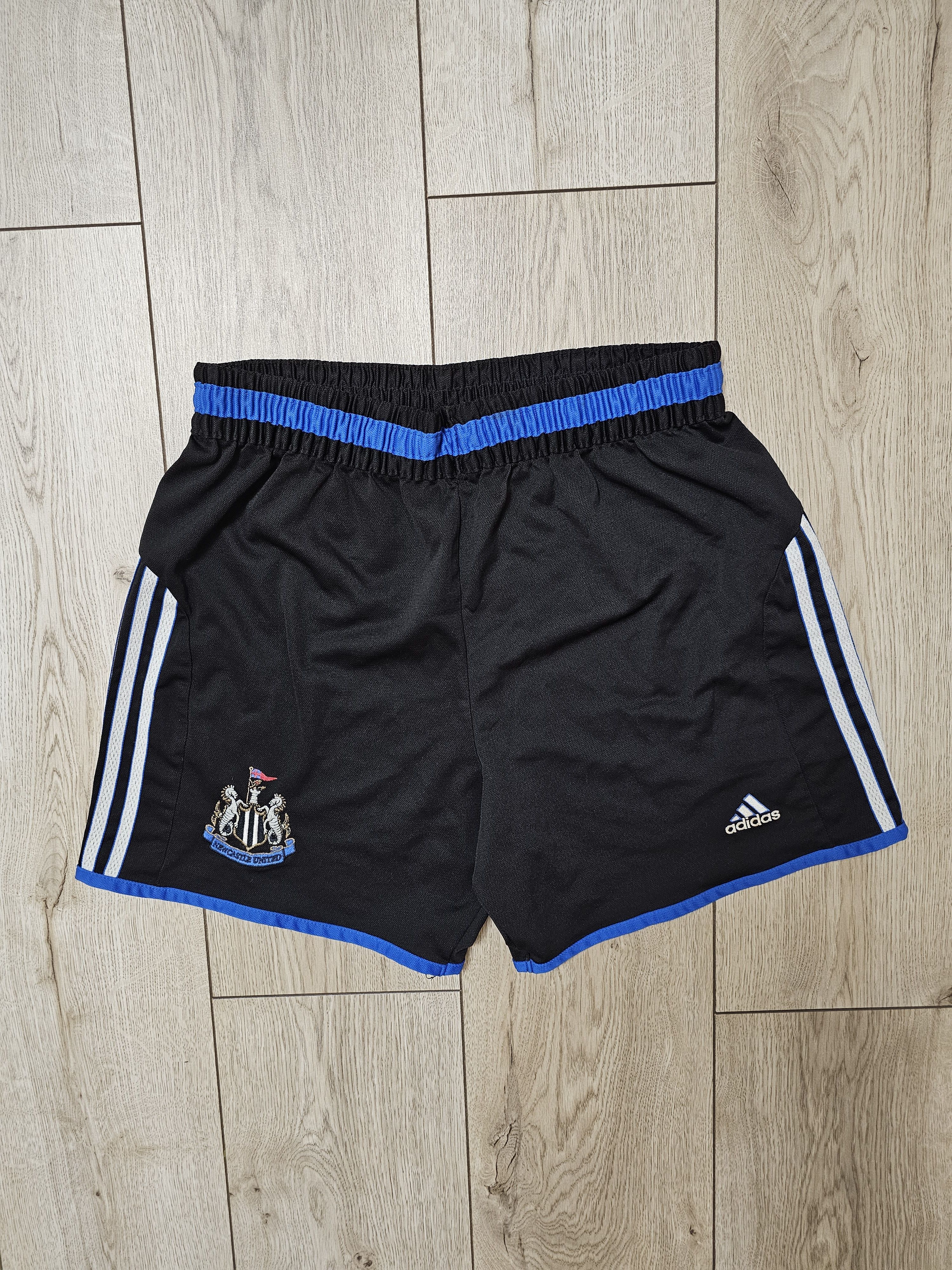 Adidas × Vintage NEWCASTLE UNITED 2000 2001 FOOTBALL SHORTS SOCCER SHORTS Size US 32 / EU 48 - 1 Thumbnail