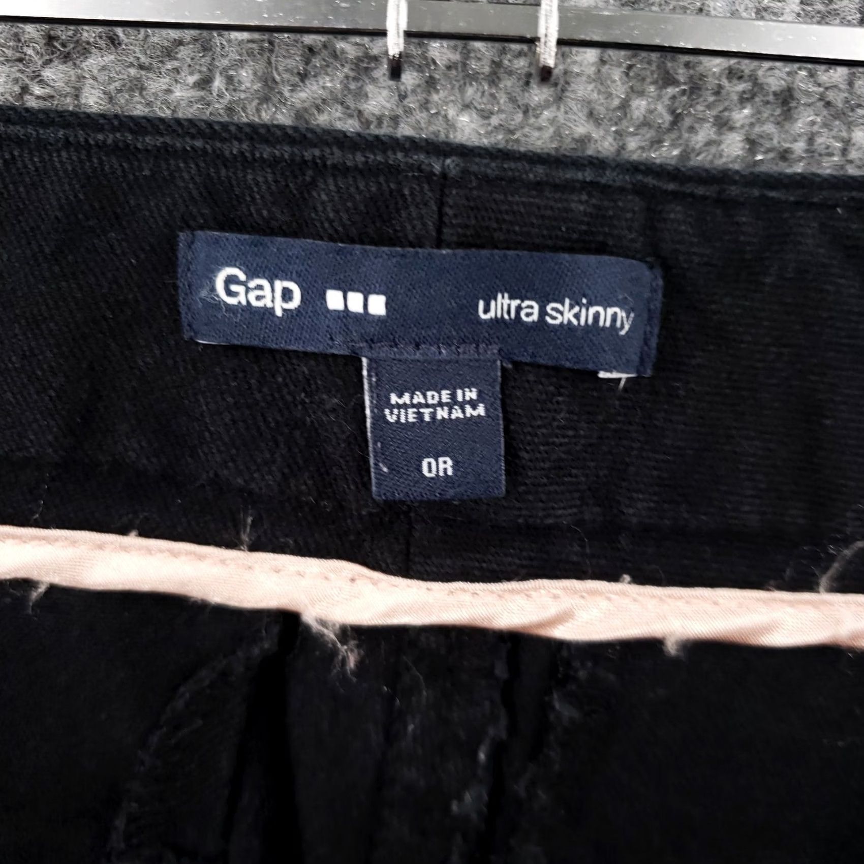 Gap Gap Pants Womens 0 Black Cropped Low Rise Ultra Skinny Zip Closure Flat Front Size 25" / US 0 / IT 36 - 3 Thumbnail