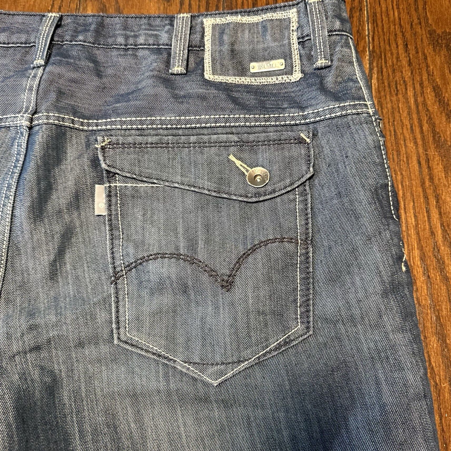 Levi's VINTAGE Levi's Silvertab Jean Shorts Mens 42 Blue Loose Baggy 90s Skater Grunge Denim Shorts Men Size US 42 / EU 58 - 2 Thumbnail