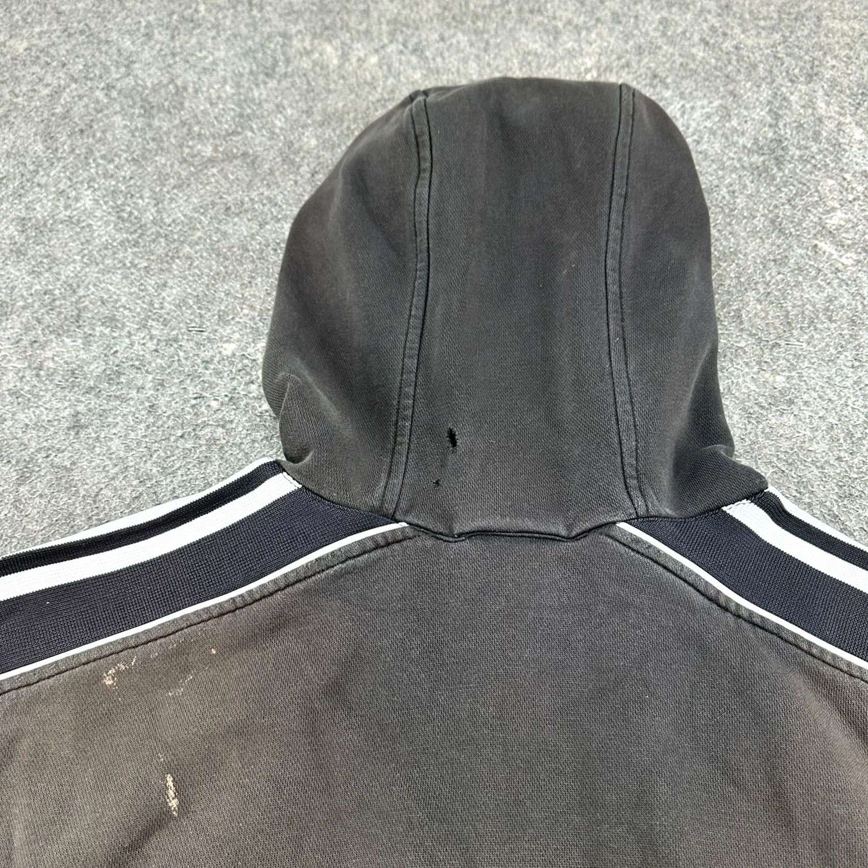 Adidas VINTAGE adidas Hoodie Mens L Black Pullover Stripe Distressed Sun Faded 90s Size US L / EU 52-54 / 3 - 5 Thumbnail