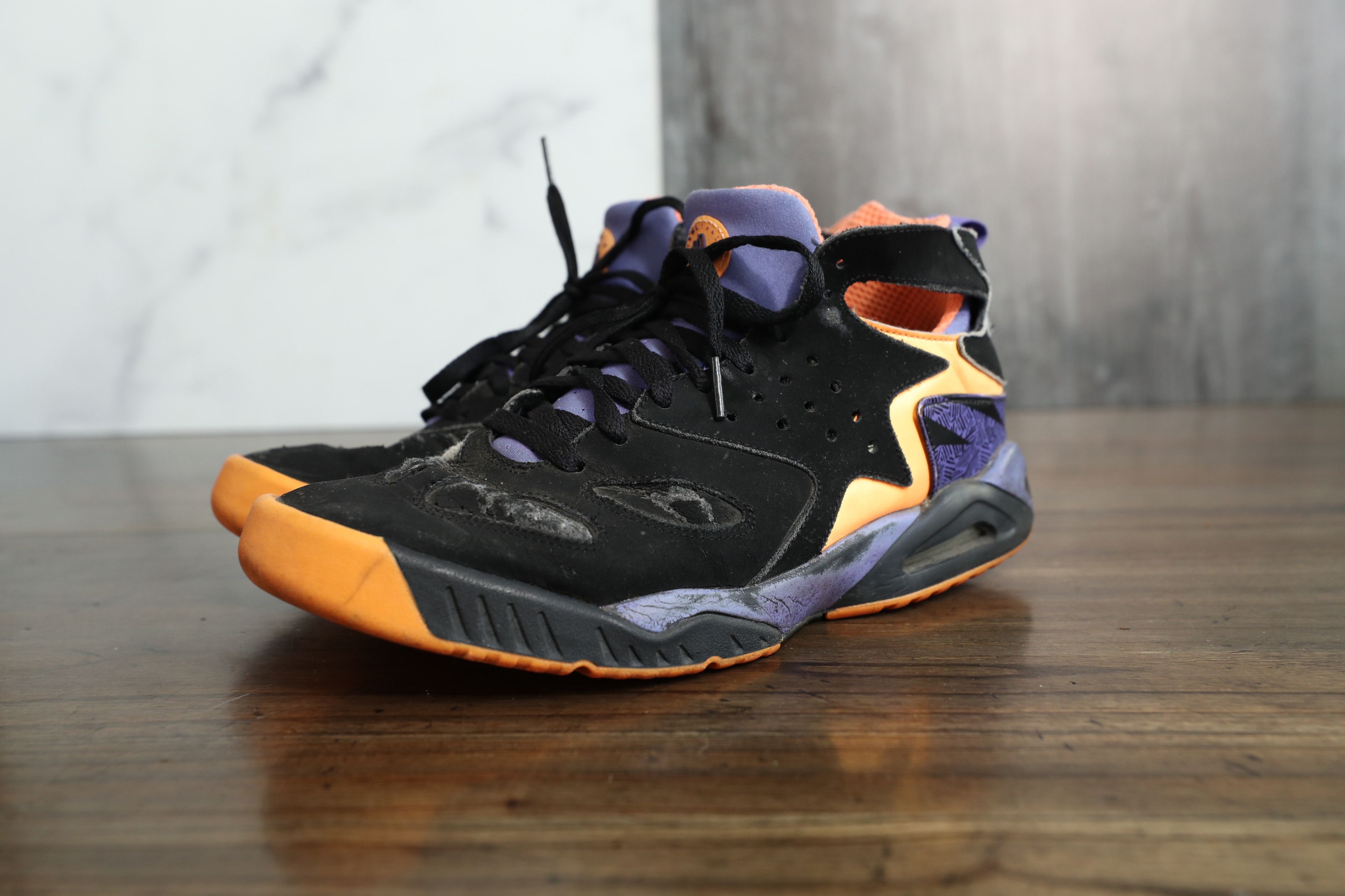 Nike Nike Air Tech Challenge Huarache Suns (10.5) Size US 10.5 / EU 43-44 - 1 Thumbnail