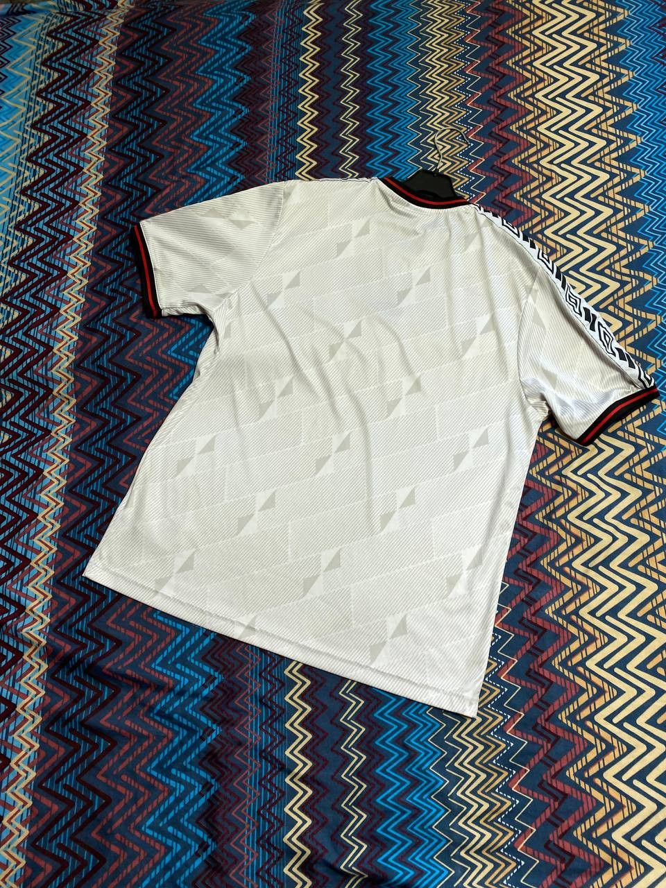 Umbro × Vintage T Shirt Center Logo Vintage Umbro 90s Size US S / EU 44-46 / 1 - 14 Thumbnail