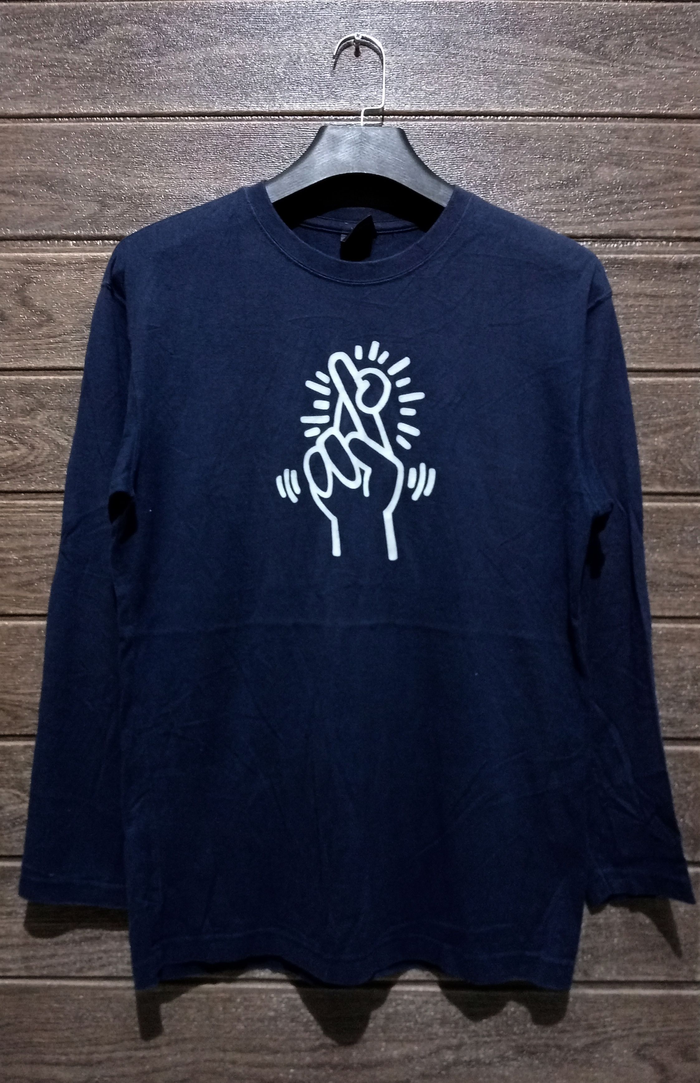 Keith Haring Keith Haring Crossed Fingers Long Sleeve Art Tshirt Size US M / EU 48-50 / 2 - 1 Thumbnail