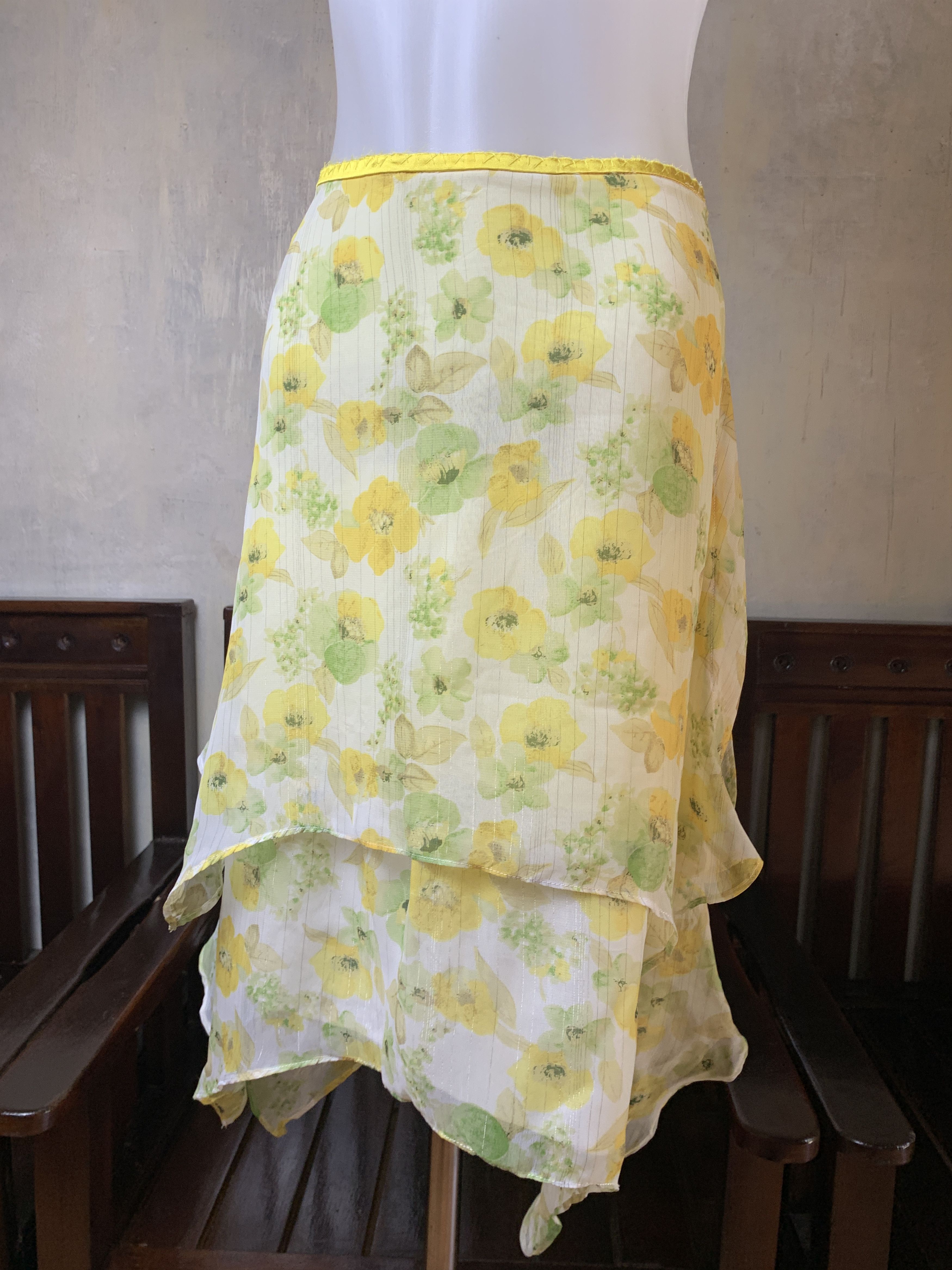 Japanese Brand 2000s Floral Ruffle Mesh Skirt (29) Size 29" - 2 Thumbnail
