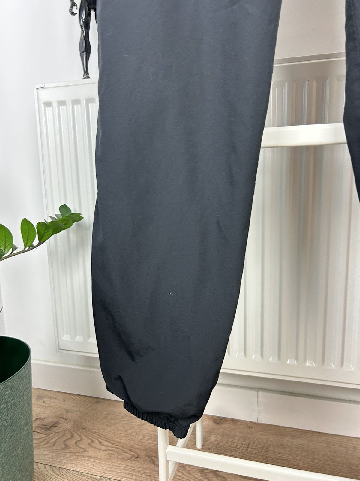 Nike × Vintage Nike Nylon Baggy Swoosh Logo Overisize y2k Pants Joggers Size US 38 / EU 54 - 6 Thumbnail