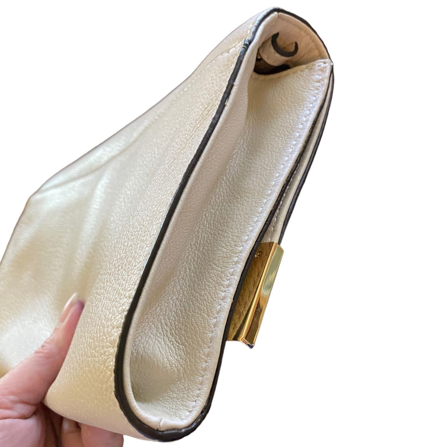 Michael Kors Michael Kors EUC Off White Pebbled Leather Clutch Purse Size ONE SIZE - 6 Thumbnail