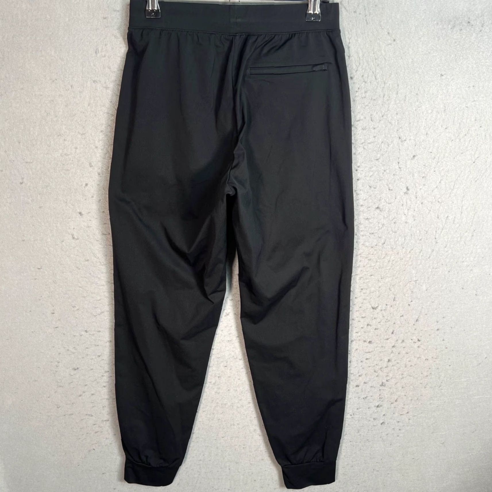 Uniqlo Uniqlo Womens XS Black Jogger Pants Lightweight Activewear Size 26" / US 2 / IT 38 - 2 Thumbnail