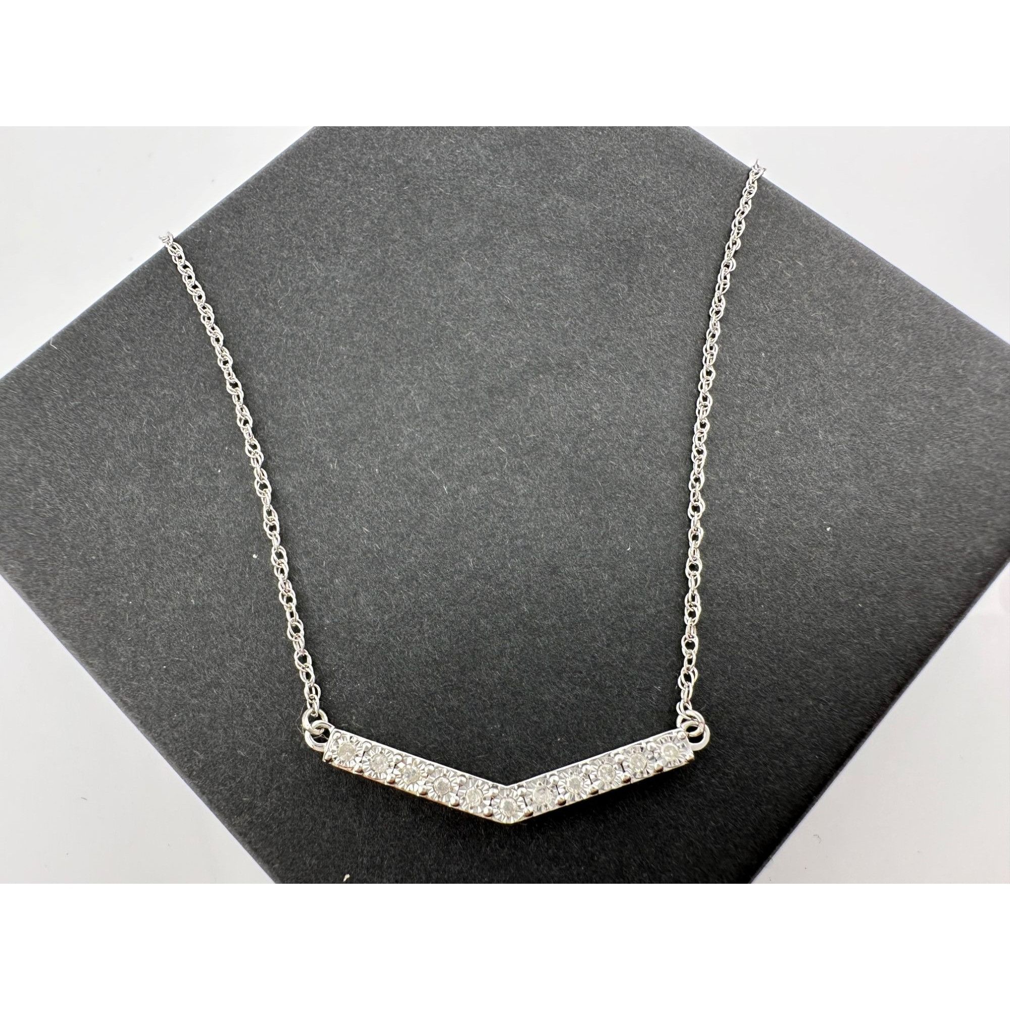 Other Chevron Illusion Set Diamond Bar Necklace Size ONE SIZE - 1 Thumbnail