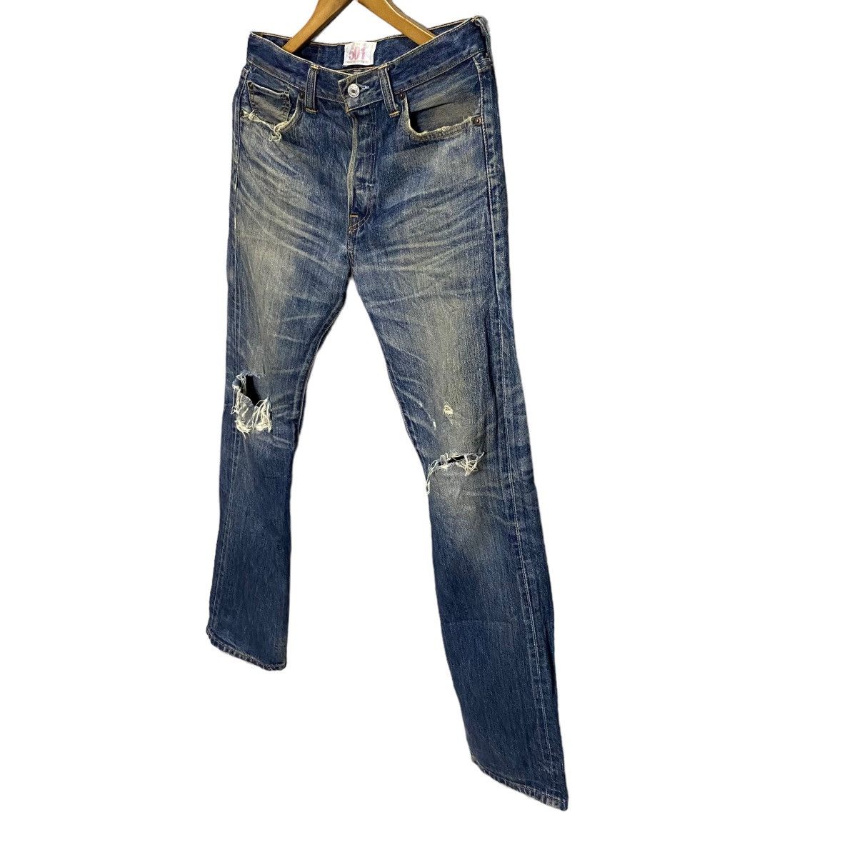 Levi's Levis 501 Kurt Cobain distressed denim Size US 30 / EU 46 - 13 Thumbnail
