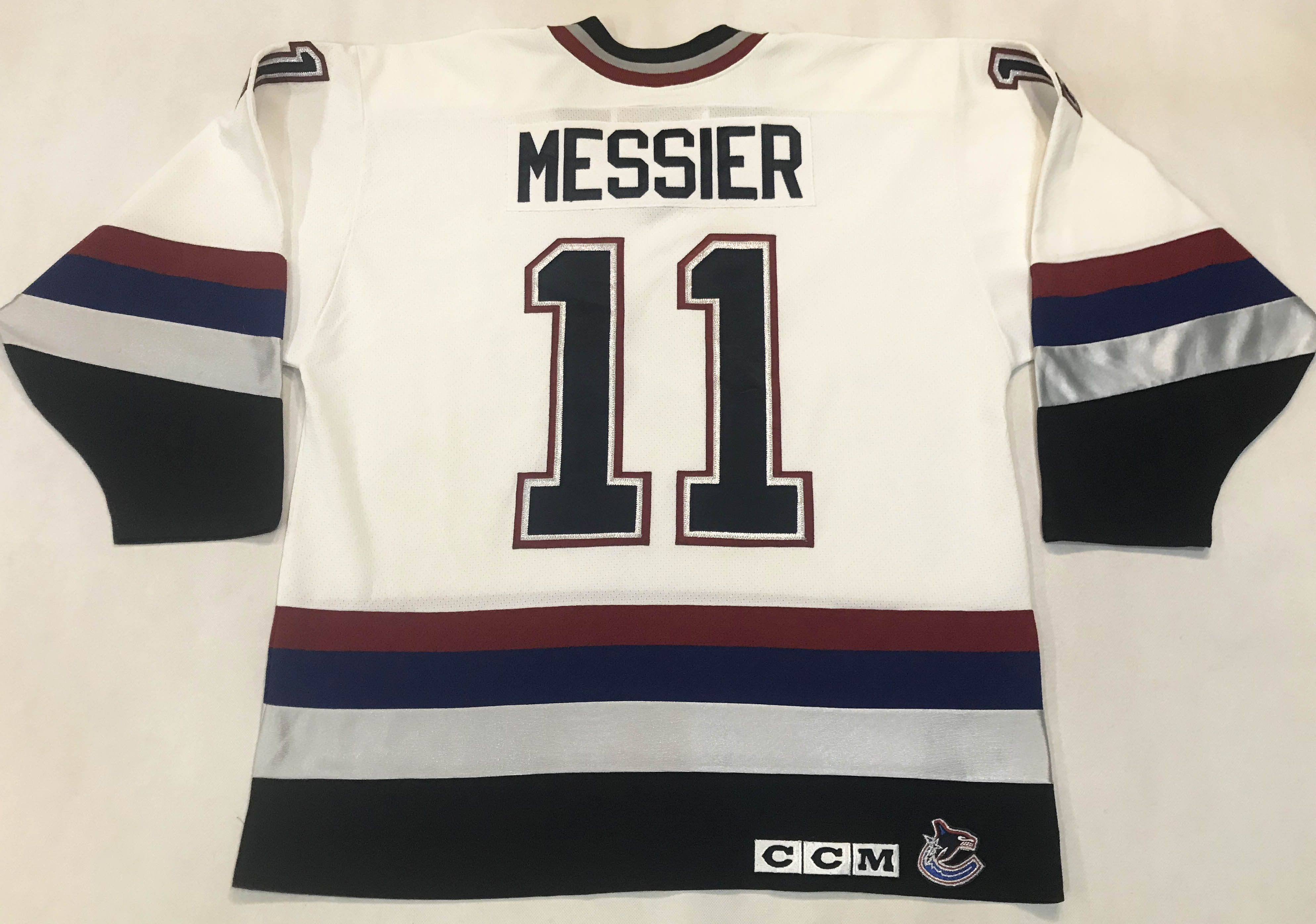 CCM Vancouver Canucks MESSIER #11 NHL Hockey Jersey