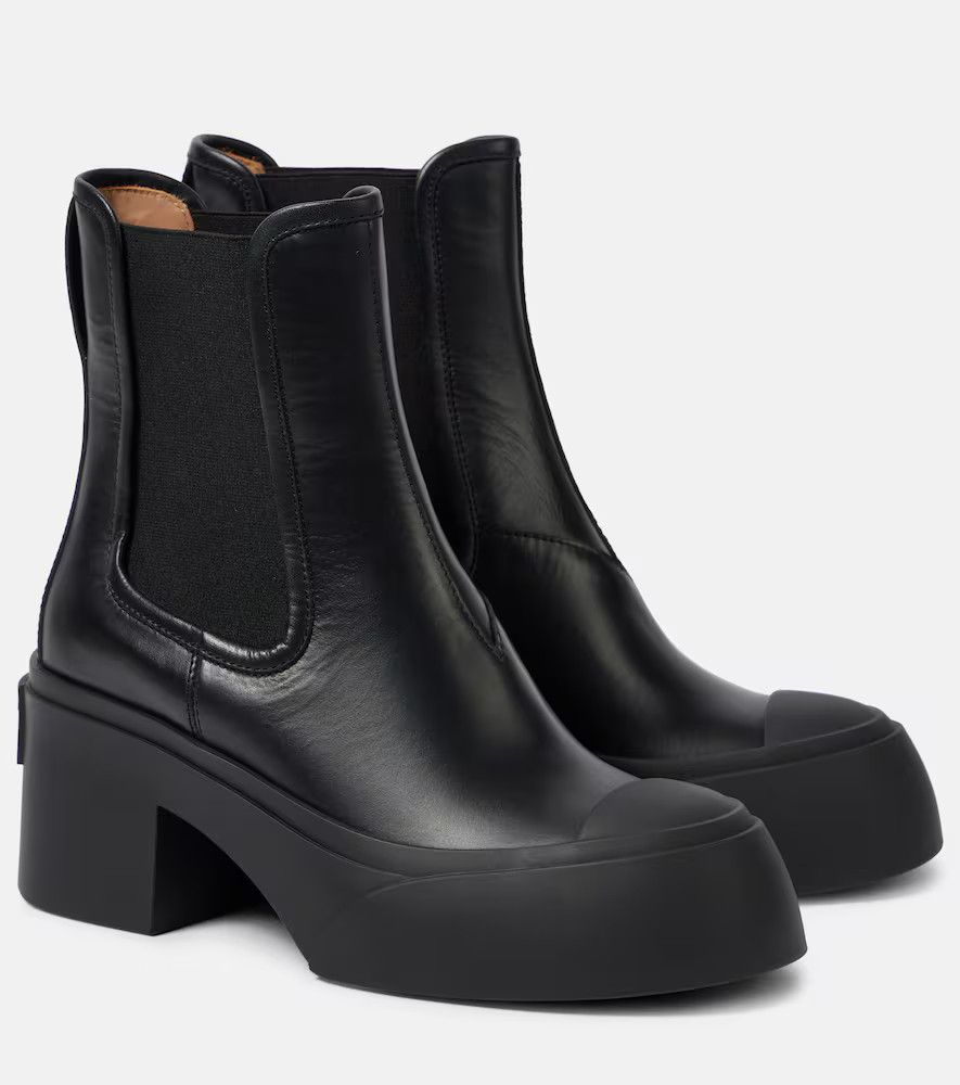 o1w1db10925 Boots in Black