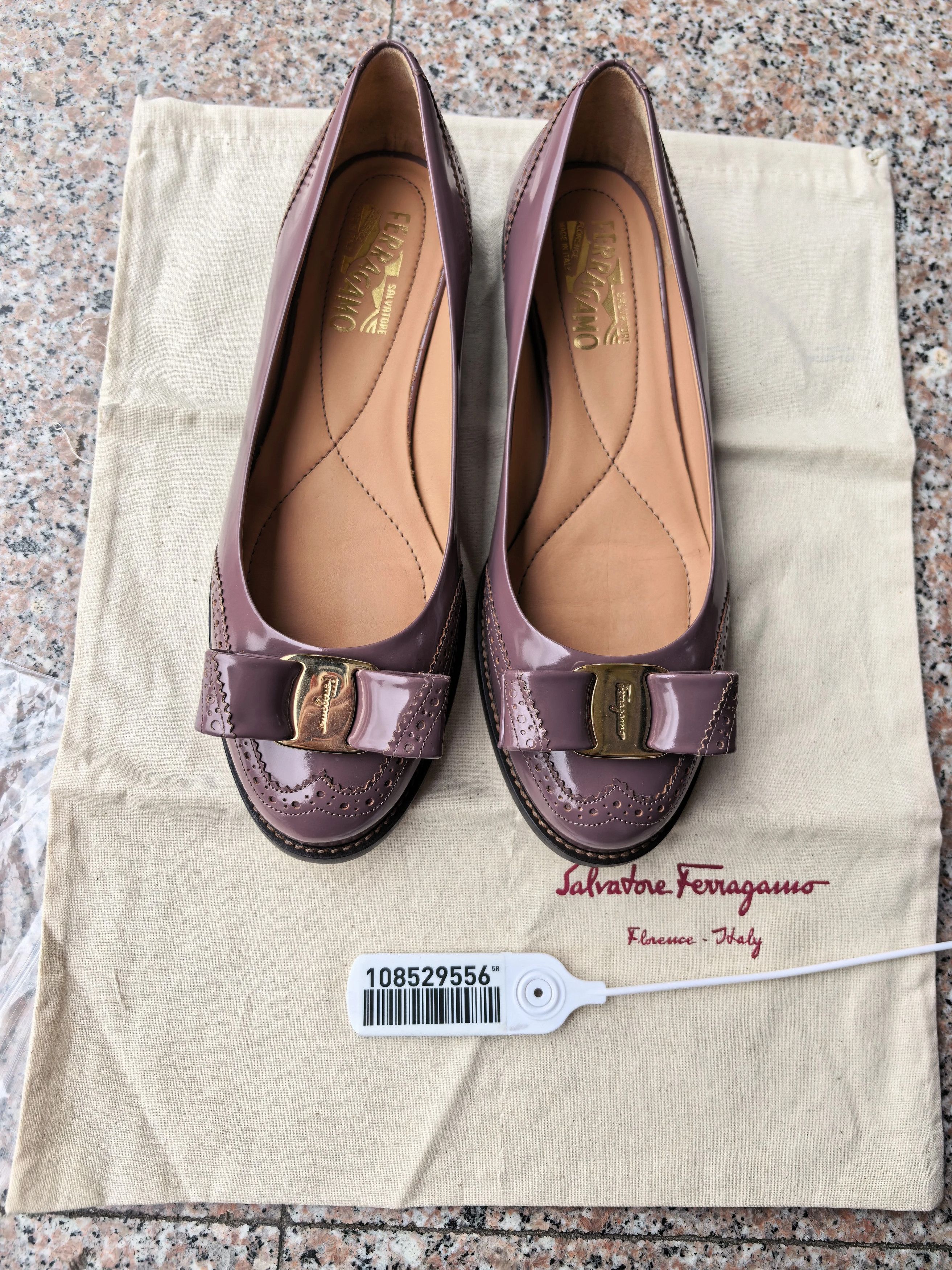 Salvatore Ferragamo Ferragamo Women's Flats 8 (38.5 EU) Size US 8 / IT 38 - 1 Thumbnail