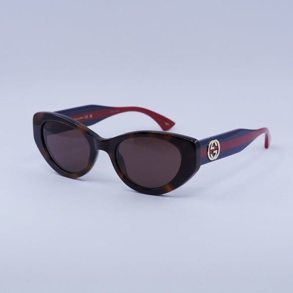 ?️ New Gucci GG1843S 006 Sunglasses - Shiny Black/Burgundy Frame, Grey Lenses Gucci GG1843S 006 - Sunglasses for Woman – LookerOnline main image 3