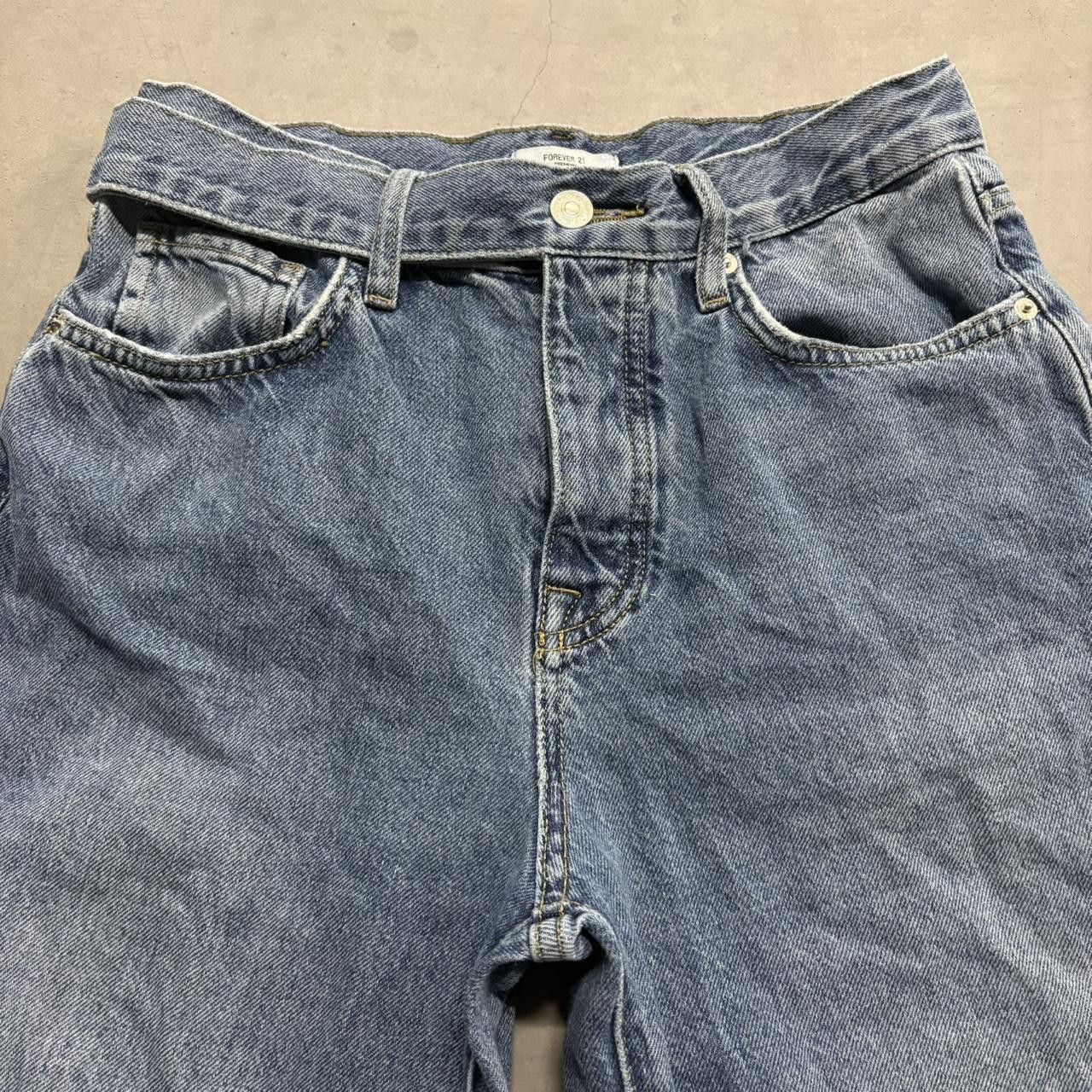 Vintage Crazy Vintage Y2K/2000s Super Baggy Wideleg Skater Medium Wash Denim Jeans with a built in belt! Size US 27 - 2 Thumbnail