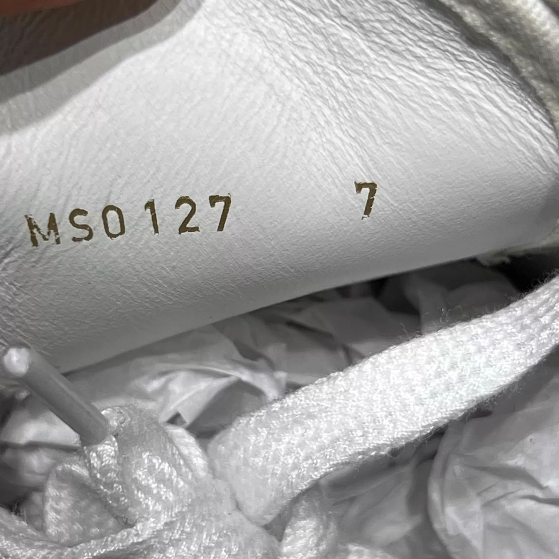 Louis Vuitton LV white and gray monogram sneakers UK7 (41) Size US 8 / EU 41 - 8 Thumbnail