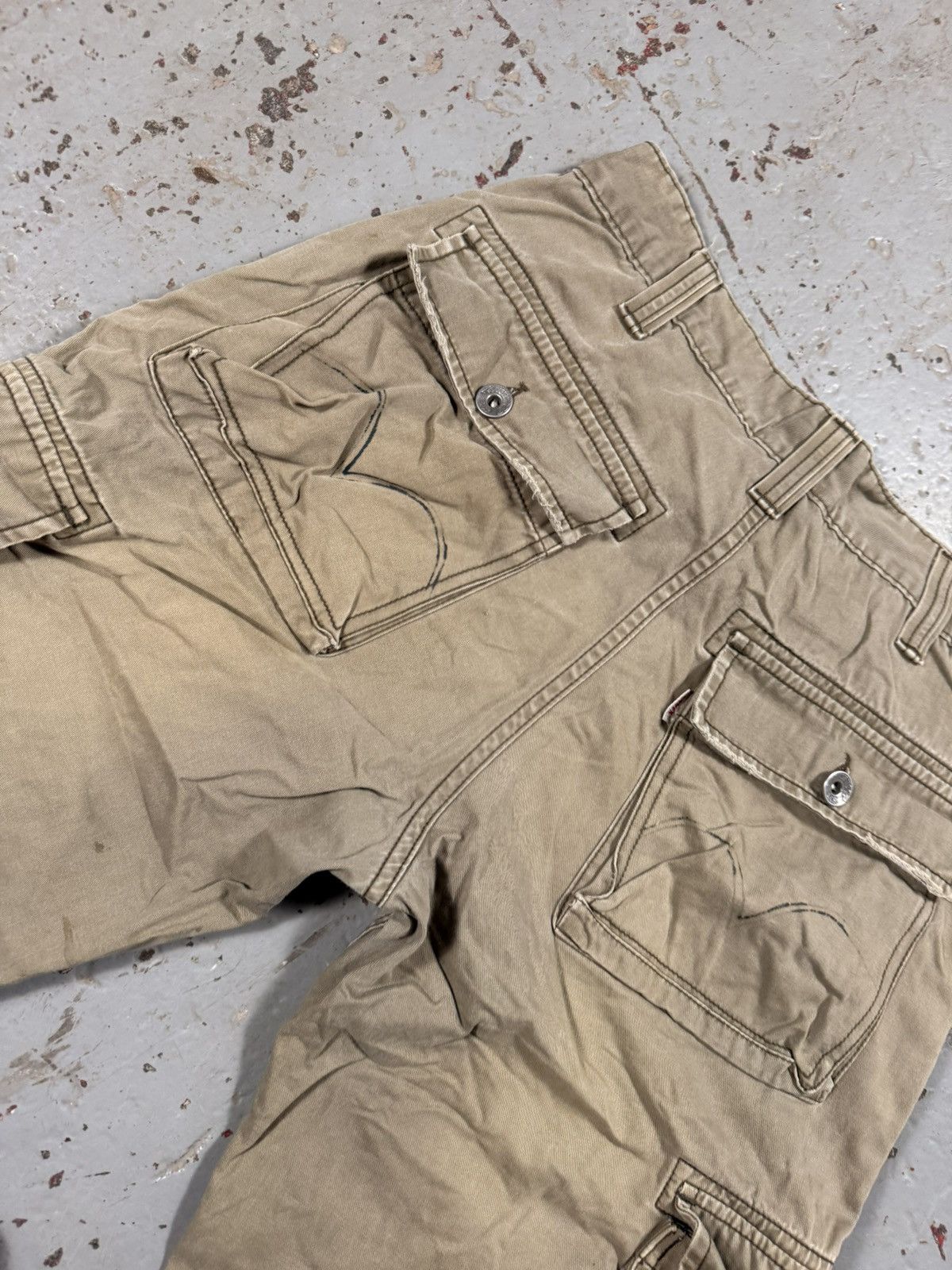 Levi's Vintage Sun Faded Levi’s Cargo Shorts Distressed Size US 32 / EU 48 - 6 Thumbnail