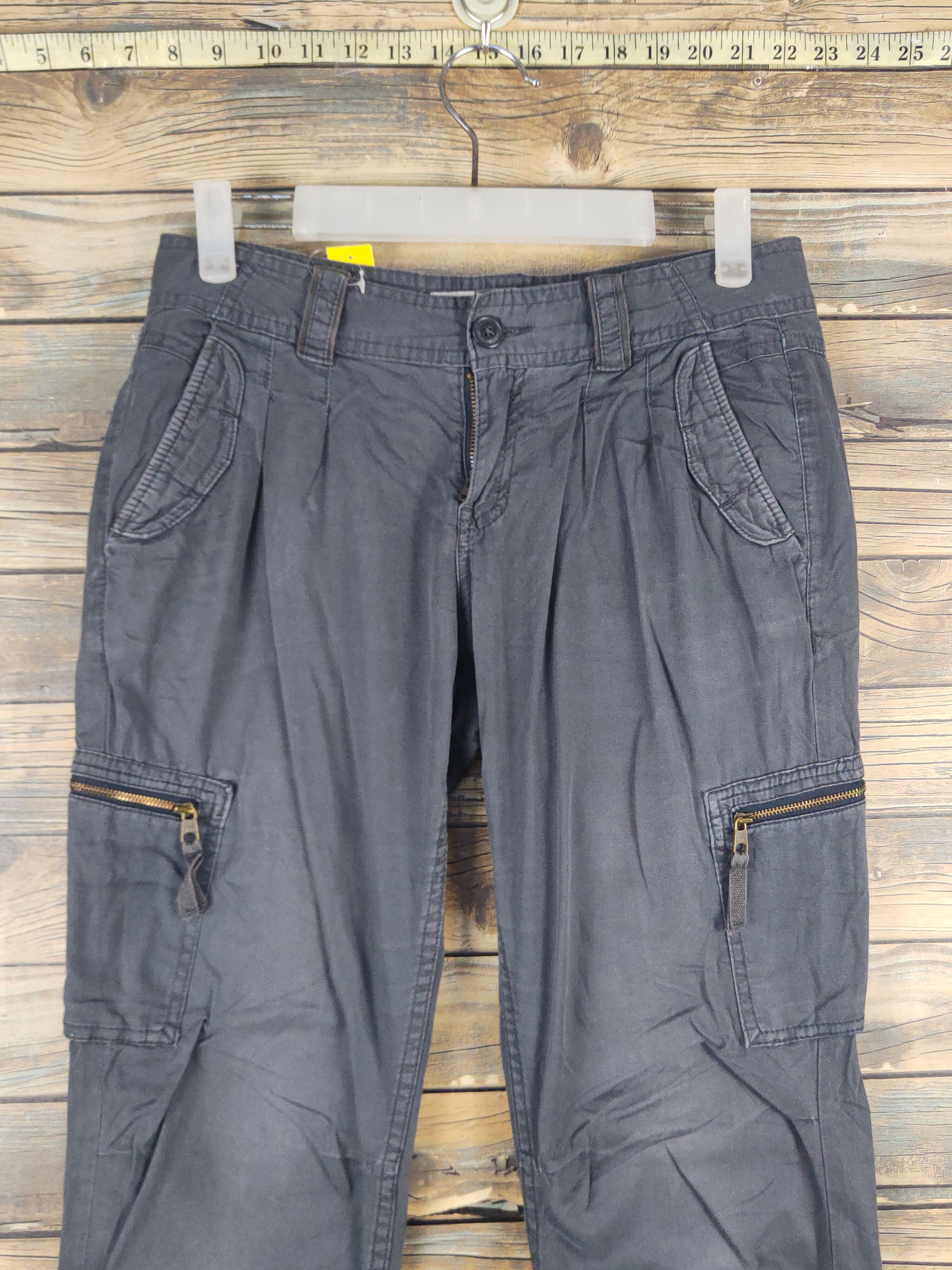 L.O.G.G. DL L.O.G.G H&M Dark Gray Multipocket Joggers #1575 Size 27" / US 4 / IT 40 - 2 Thumbnail