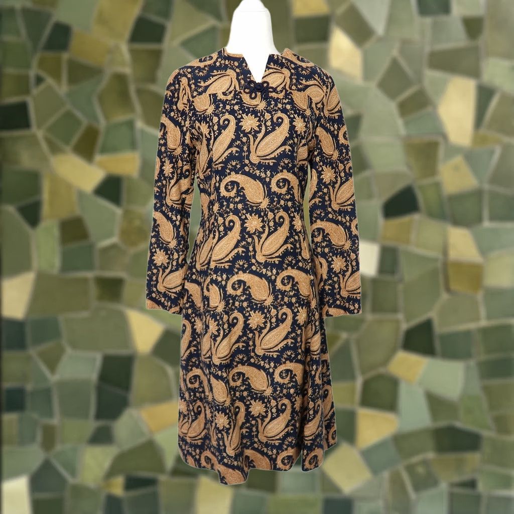 Vintage VINTAGE 60s navy blue and tan baroque paisley print midi dress Shirt Womens 10 blue paisley 60s party bohemian Size L / US 10 / IT 46 - 1 Thumbnail