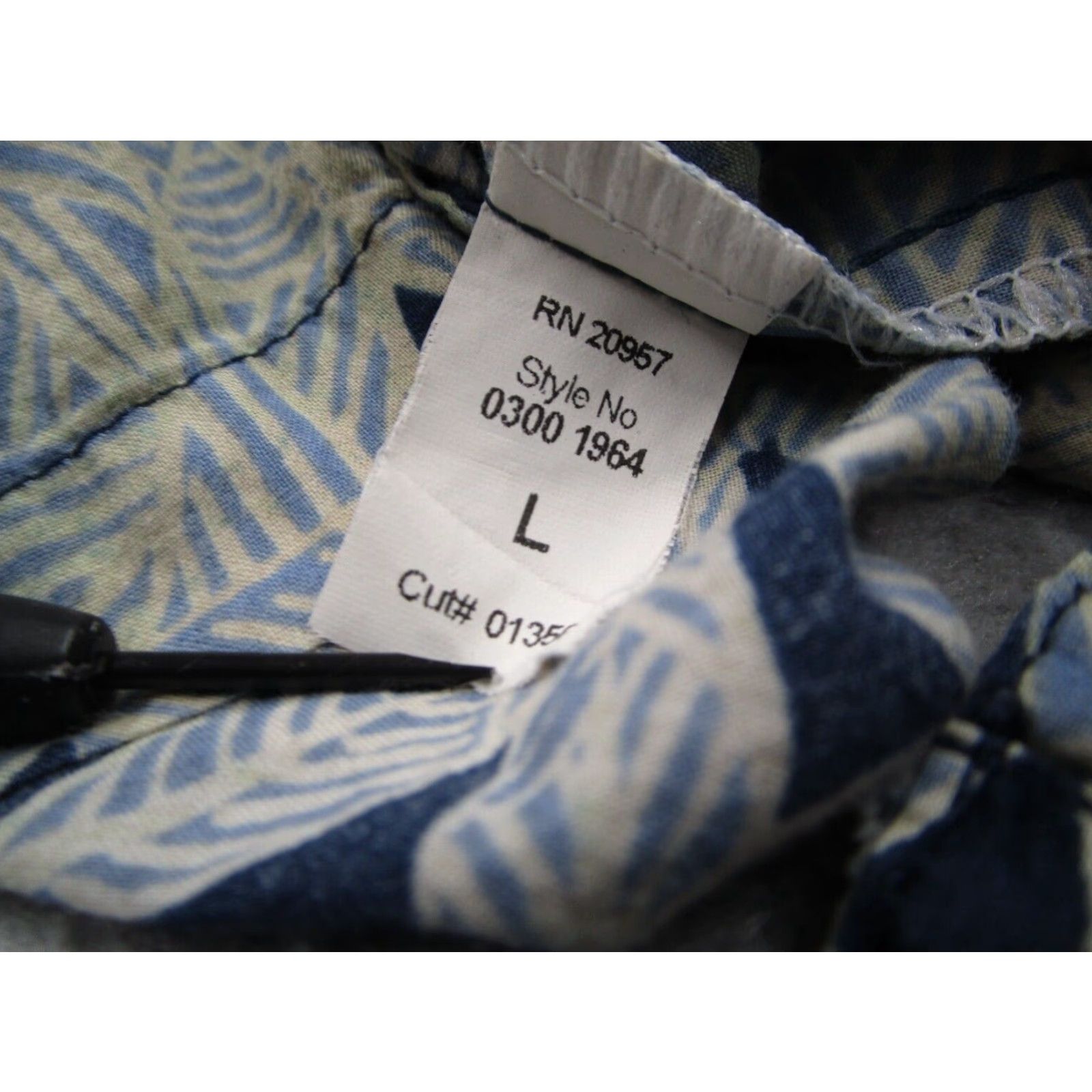 Tori Richard Tori Richard Shirt Mens Large Blue Floral Short Sleeve Button-Up Hawaiian Cotton Lawn USA Size US L / EU 52-54 / 3 - 5 Thumbnail