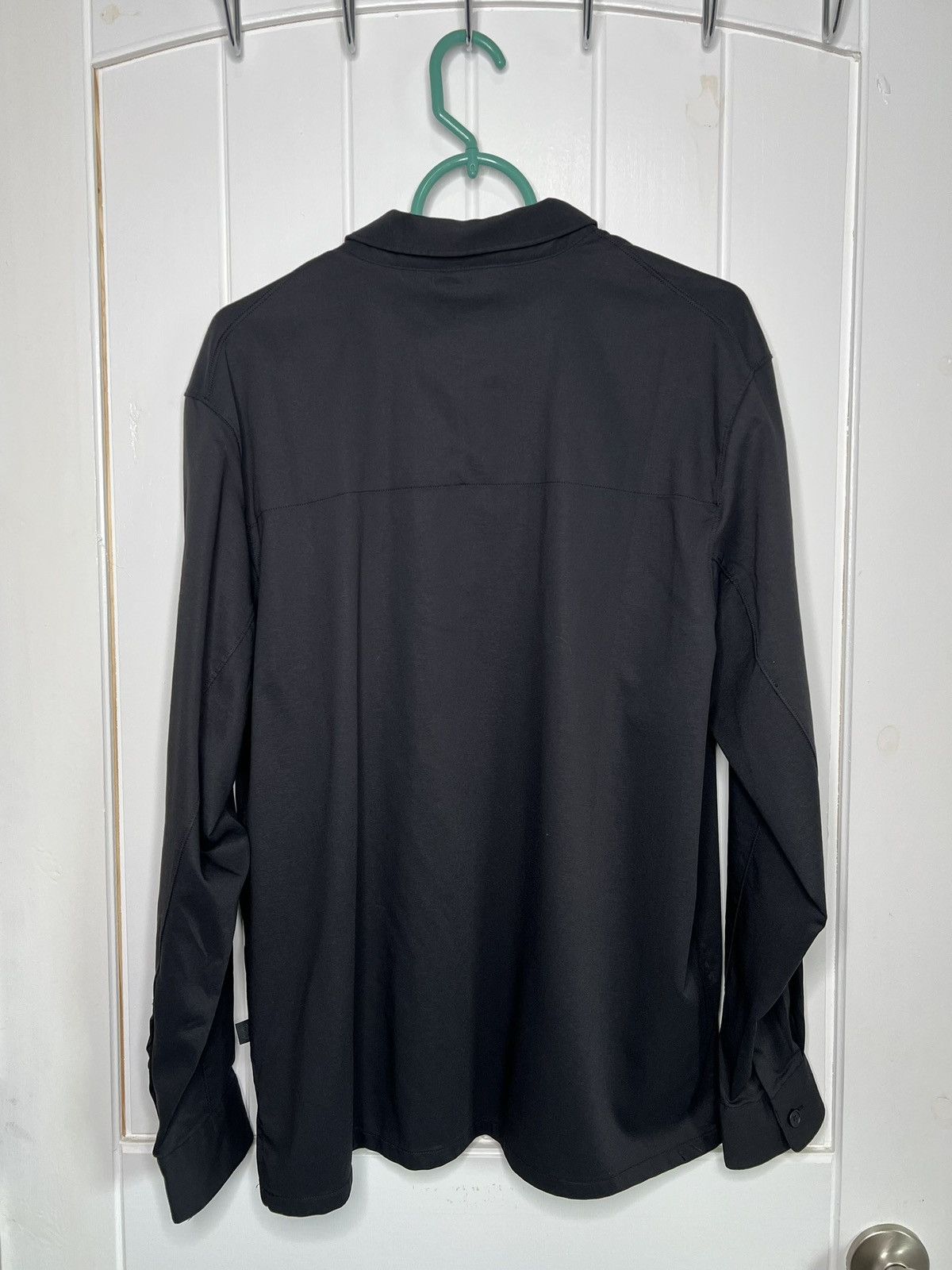 Lululemon Lululemon Relaxed FitLongSleeveButtonUpShirtMen'sMediumBlack Size US M / EU 48-50 / 2 - 6 Thumbnail