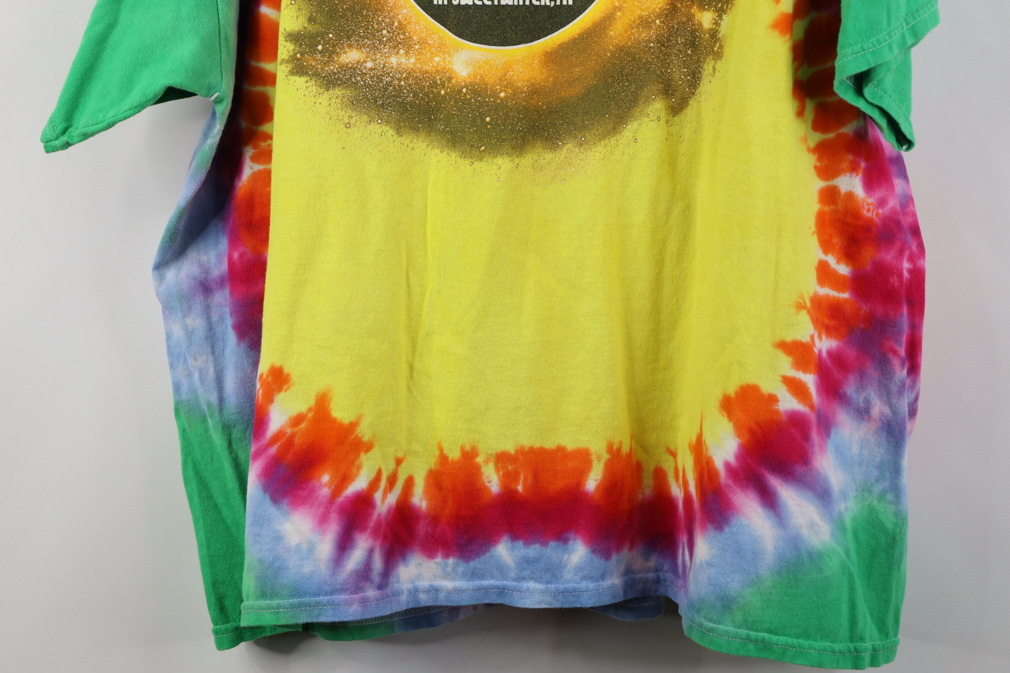 Vintage Y2K 2017 Sweetwater Tennessee Solar Eclipse Rainbow T-Shirt Size US XXL / EU 58 / 5 - 15 Thumbnail