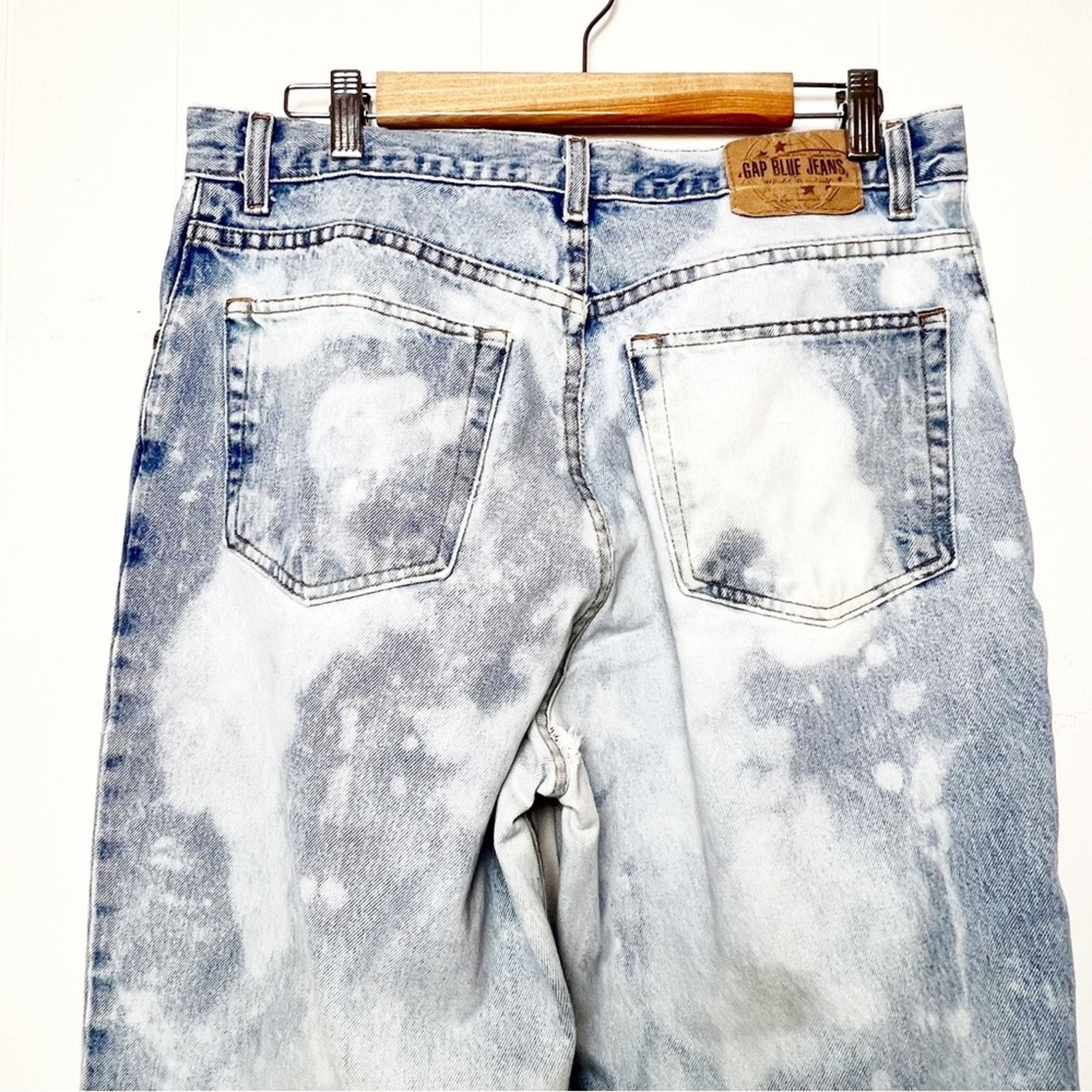 Gap Gap Distressed Marble Bleached Upcycled High Waist Mom Jean Size 32" / US 10 / IT 46 - 5 Thumbnail