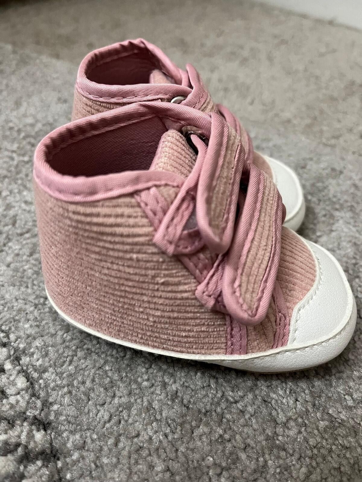 Other Baby Pink Sneakers 0-3M Velcro Soft Sole Shoes Size ONE SIZE - 4 Thumbnail