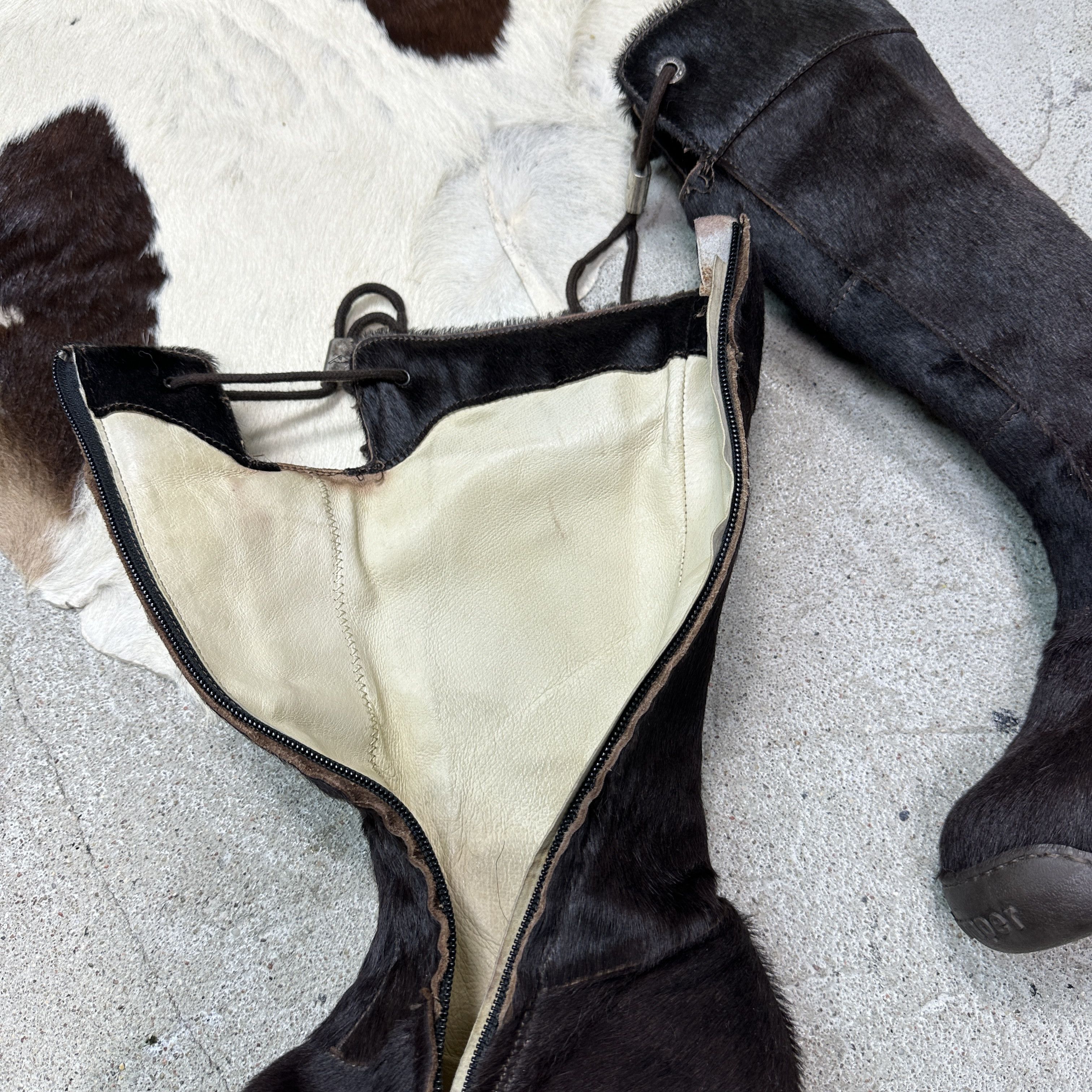 Vintage Vintage Leather Bumper Pony Hair Snowboots Y2K Size US 6 / IT 36 - 11 Thumbnail
