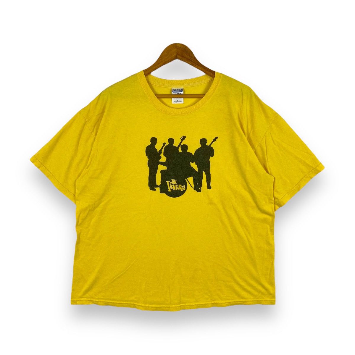 Band Tees × Vintage Vintage 00's THE VENTURES American Instrumental Rock Band Size US XL / EU 56 / 4 - 1 Thumbnail