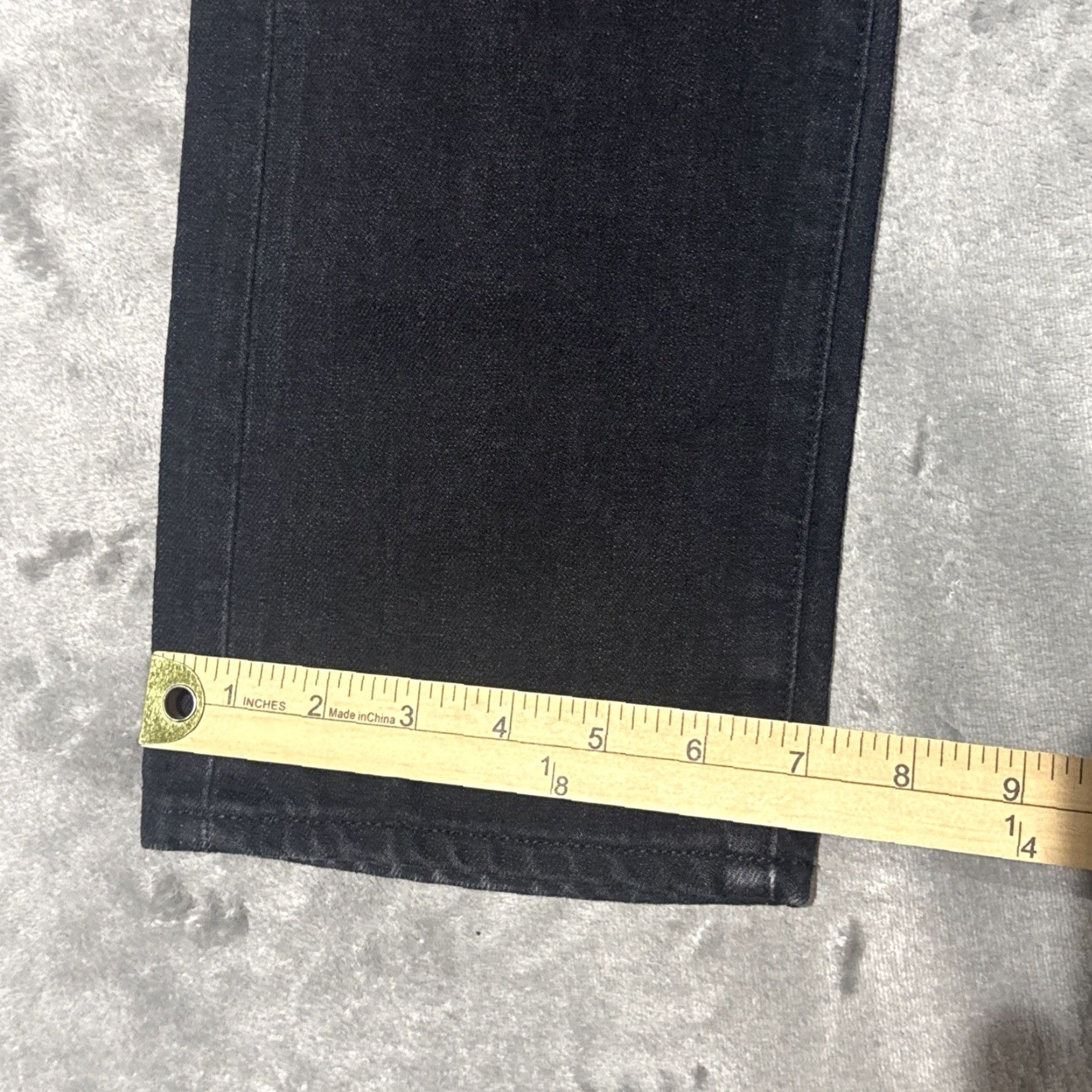 Uniqlo Uniqlo Jeans Mens 30 Black Selvedge Denim Slim Straight 30x32 City Pattern: Solid Pocket Design 5-Pocket Zip Closure Regular Size Type Mens Apparel Size US 30 / EU 46 - 6 Thumbnail