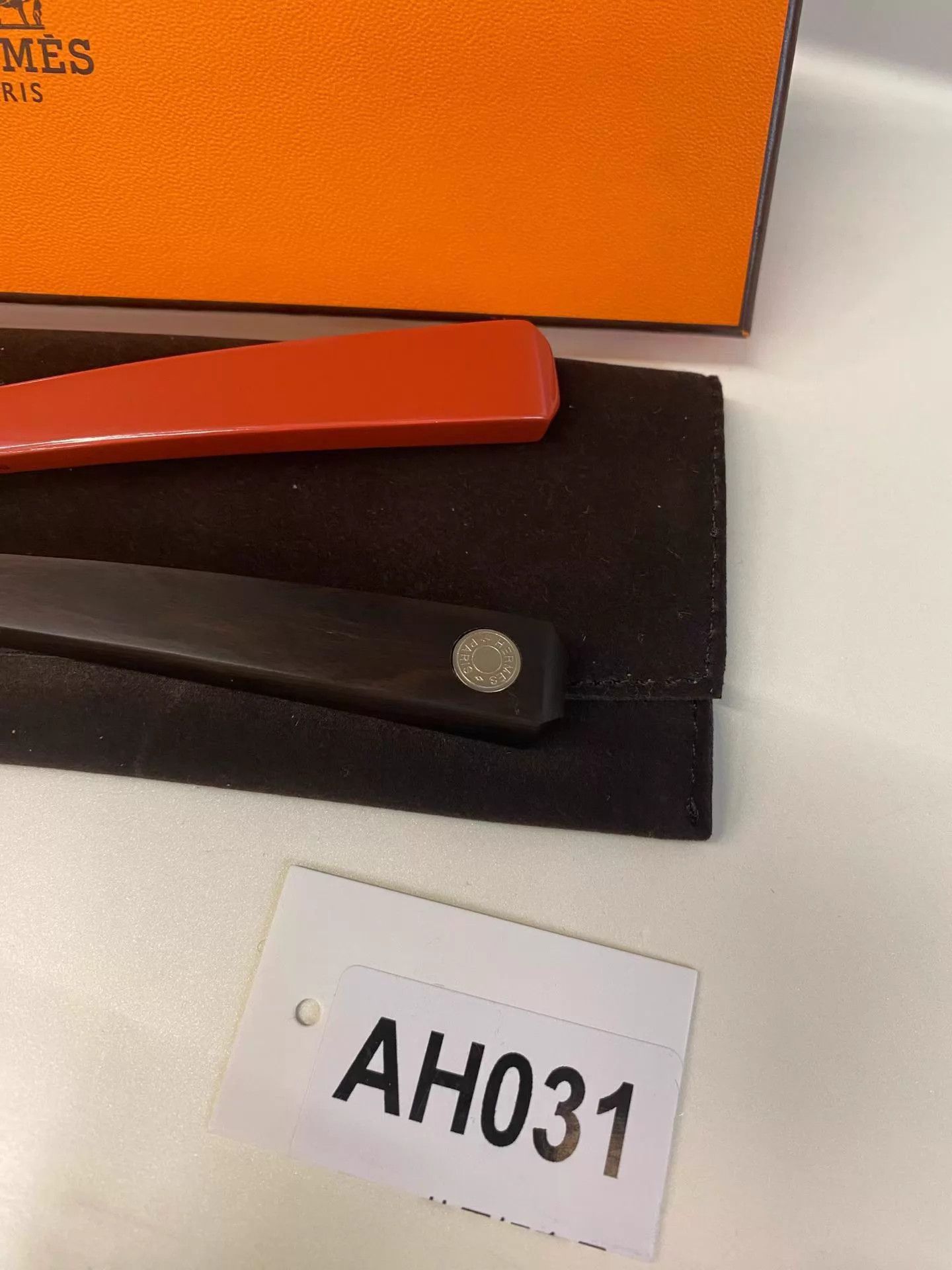 Hermes Hermes 15x1.2 hairpin with box dust bag very new on sale Size ONE SIZE - 3 Thumbnail