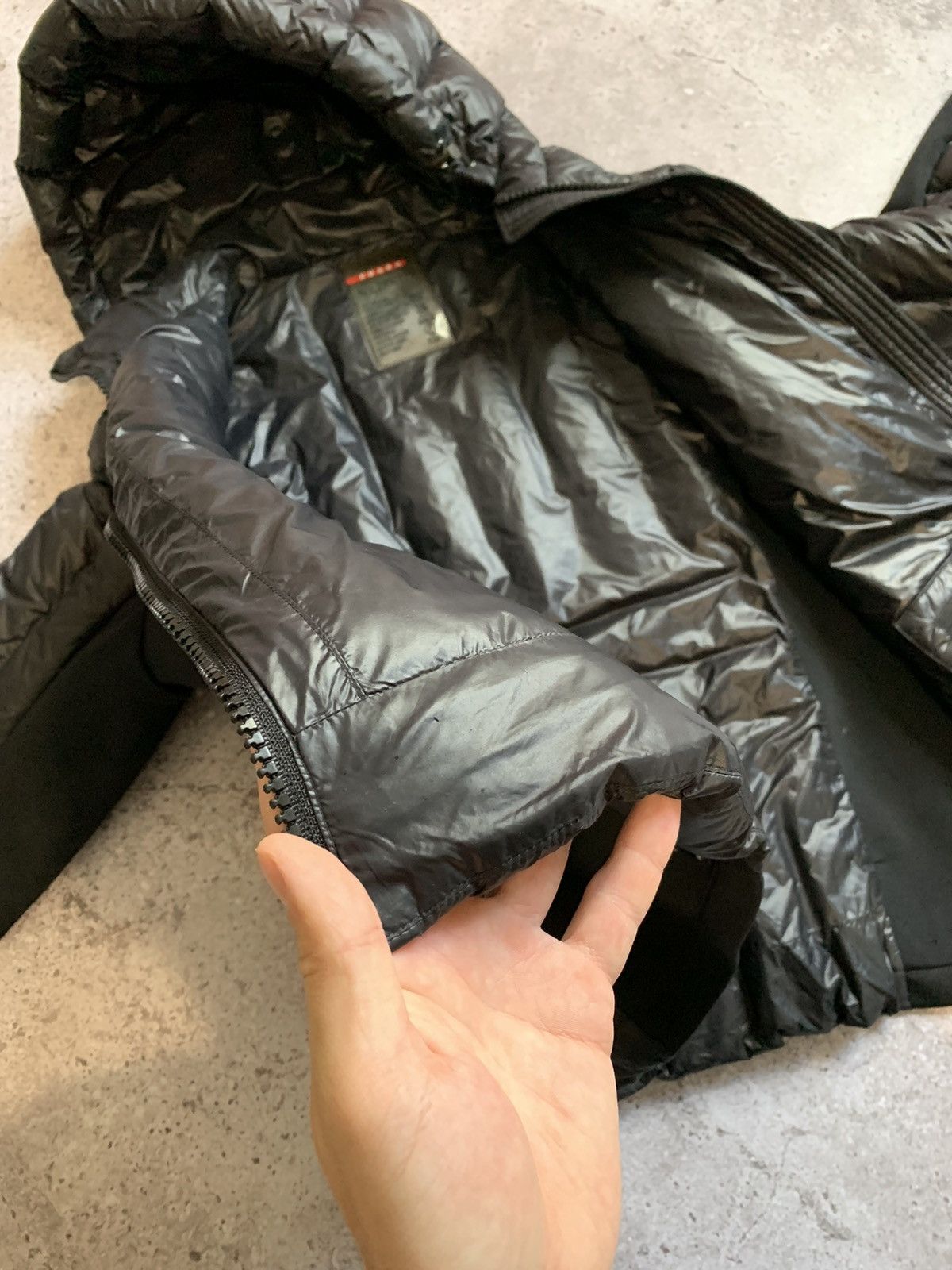 Prada Prada Sport Tech Puffer Jacket with triangle logo. Size M / US 6-8 / IT 42-44 - 19 Thumbnail