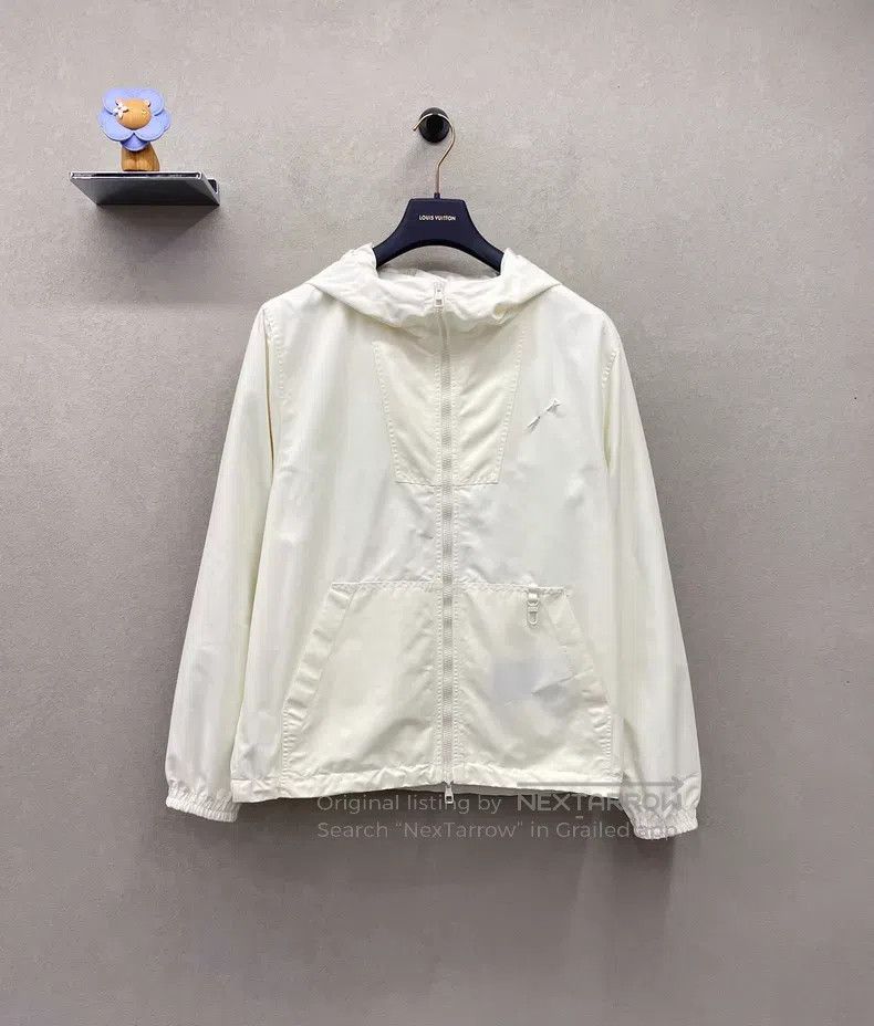 Louis Vuitton Louis Vuitton White assault jacket Size US M / EU 48-50 / 2 - 3 Thumbnail