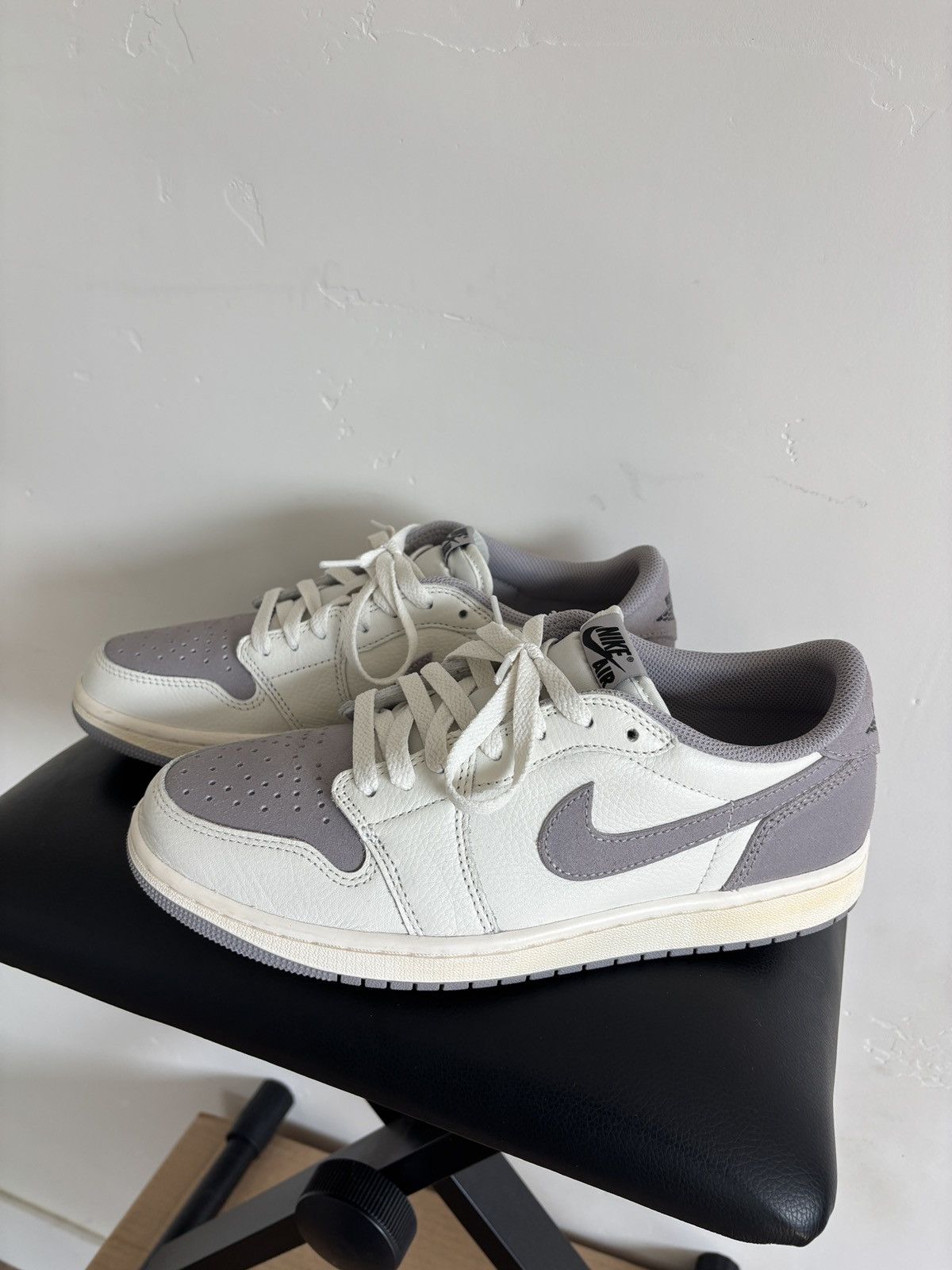 Jordan Brand Jordan 1 Low Atmosphere Grey Size US 9 / EU 42 - 2 Thumbnail