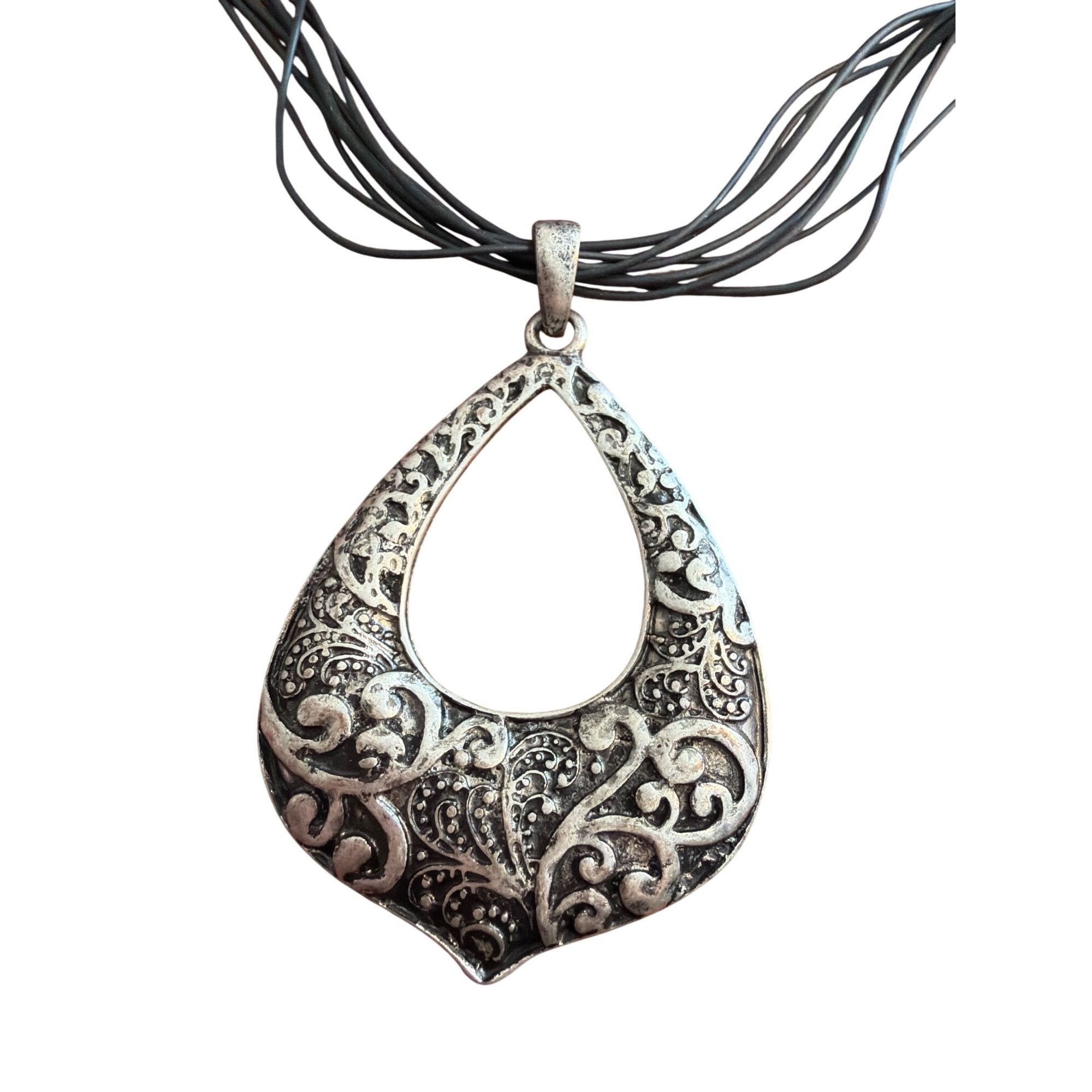 Other Northcrest Classic Silver Tone Pendant Necklace Earrings Set Size ONE SIZE - 2 Thumbnail